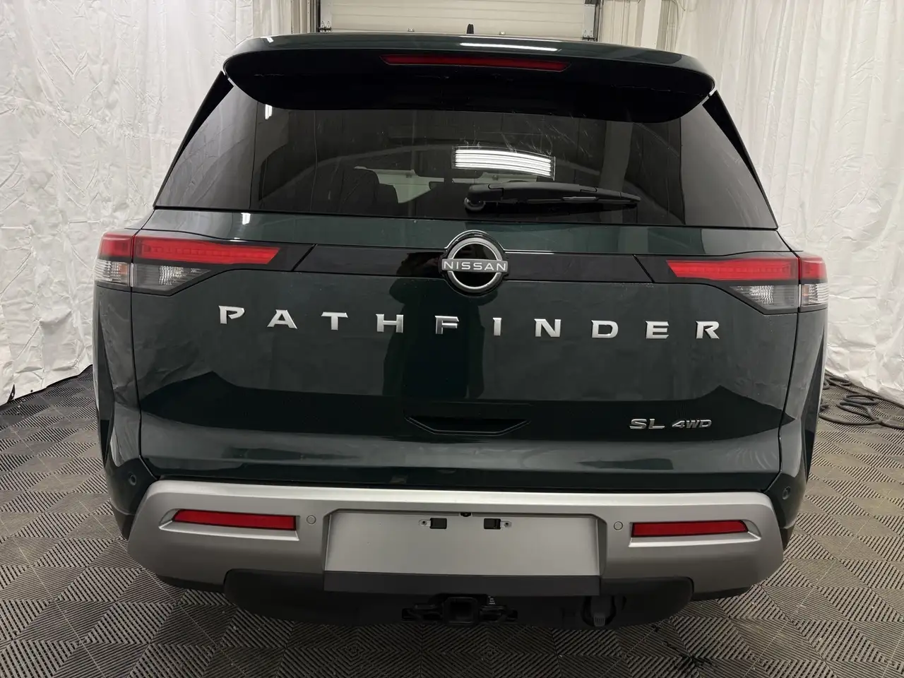Nissan Pathfinder снимка Nissan Pathfinder