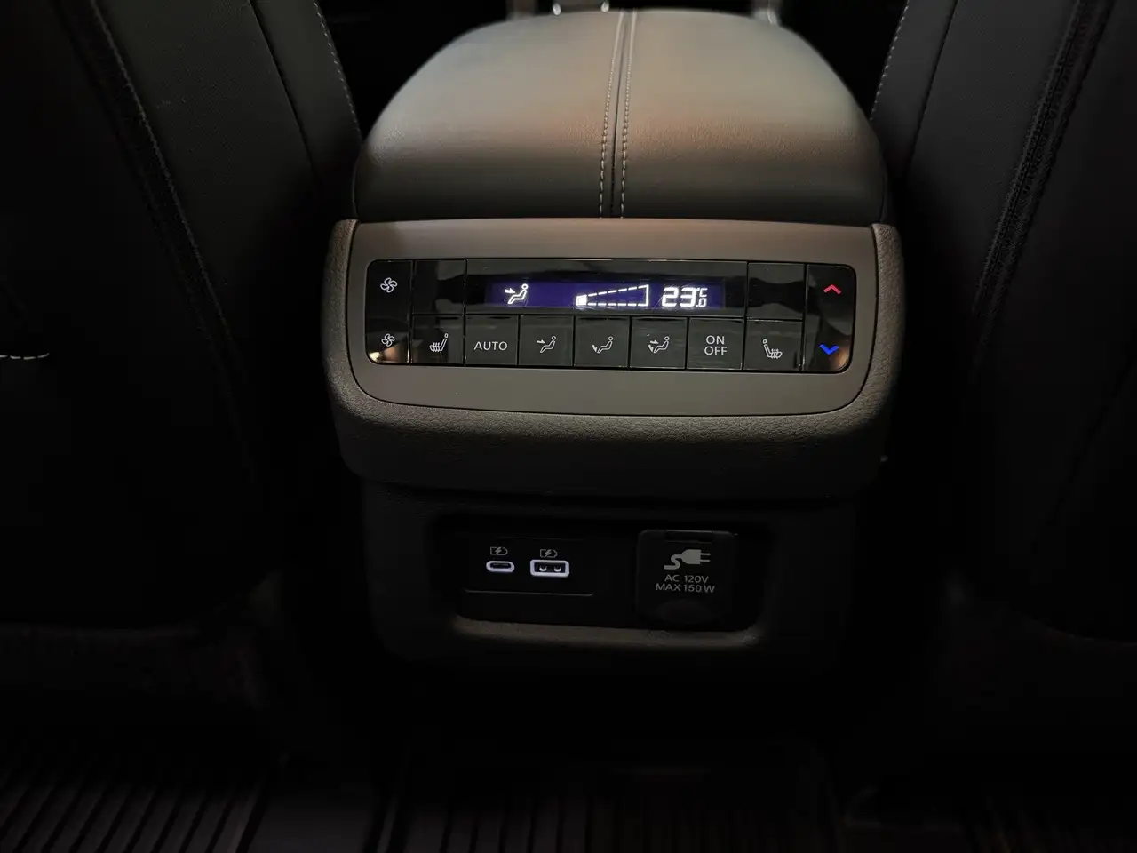 Nissan Pathfinder снимка Nissan Pathfinder