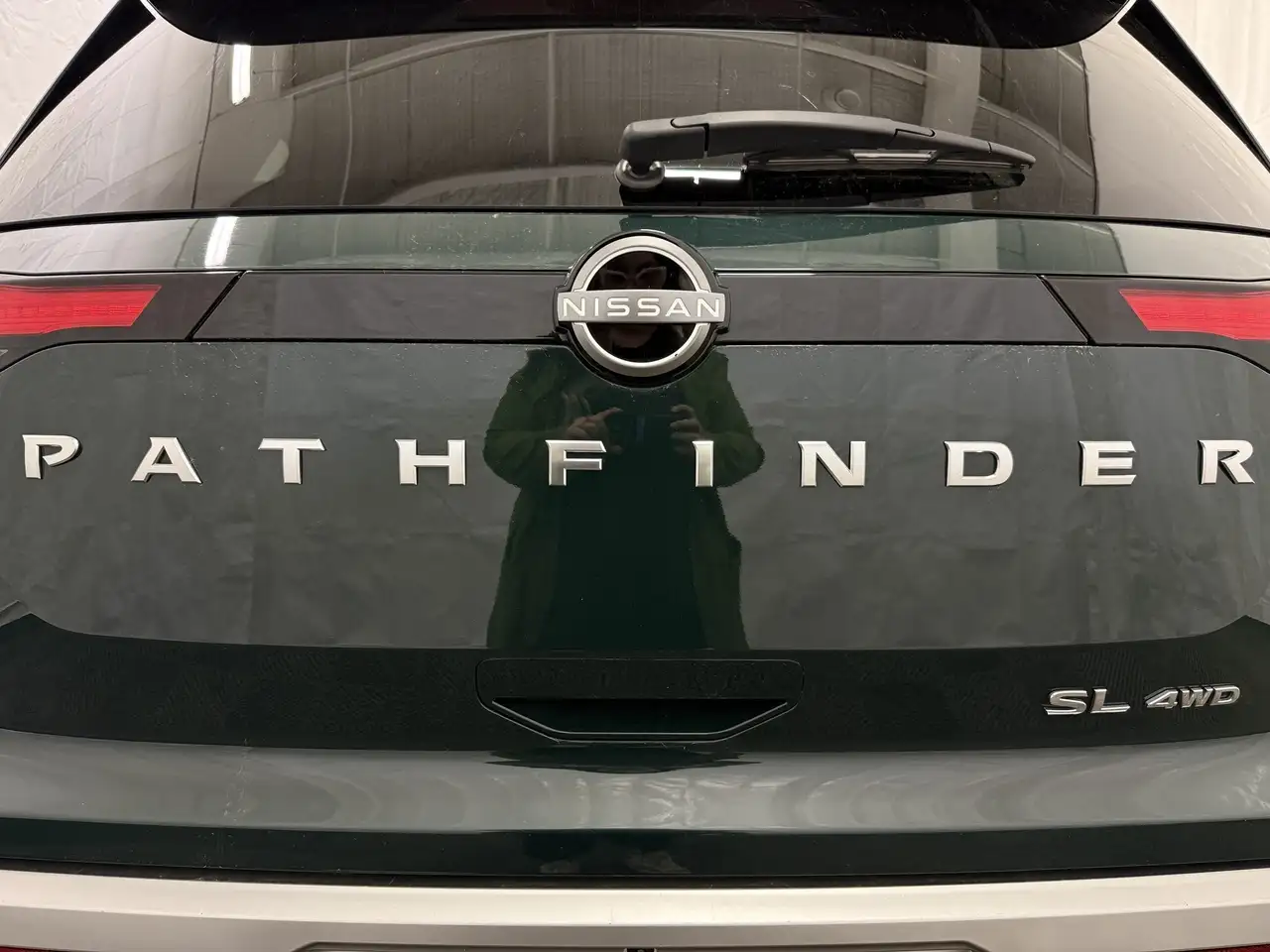 Nissan Pathfinder снимка Nissan Pathfinder