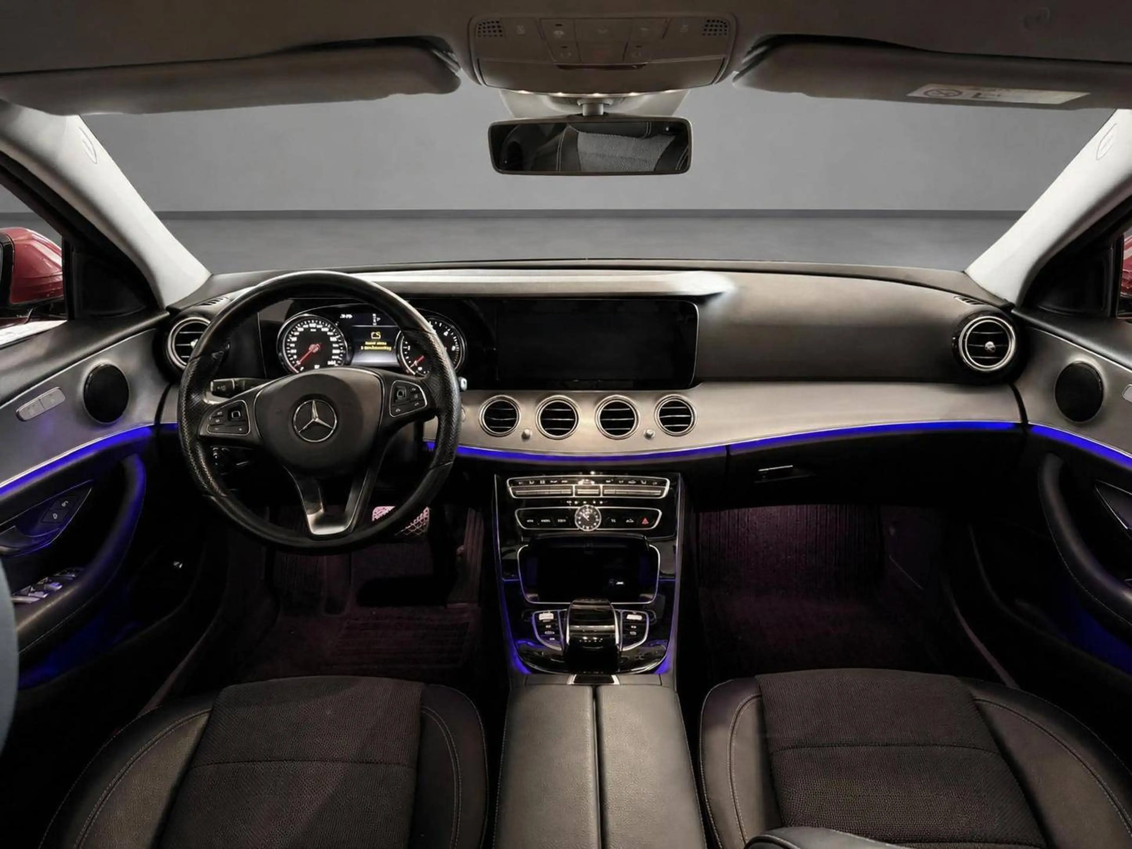Mercedes-Benz E 220 d 4Matic Avantgarde *1.Hd.+SHgpf+Kam.+DAB+Navi+LED — photo 11