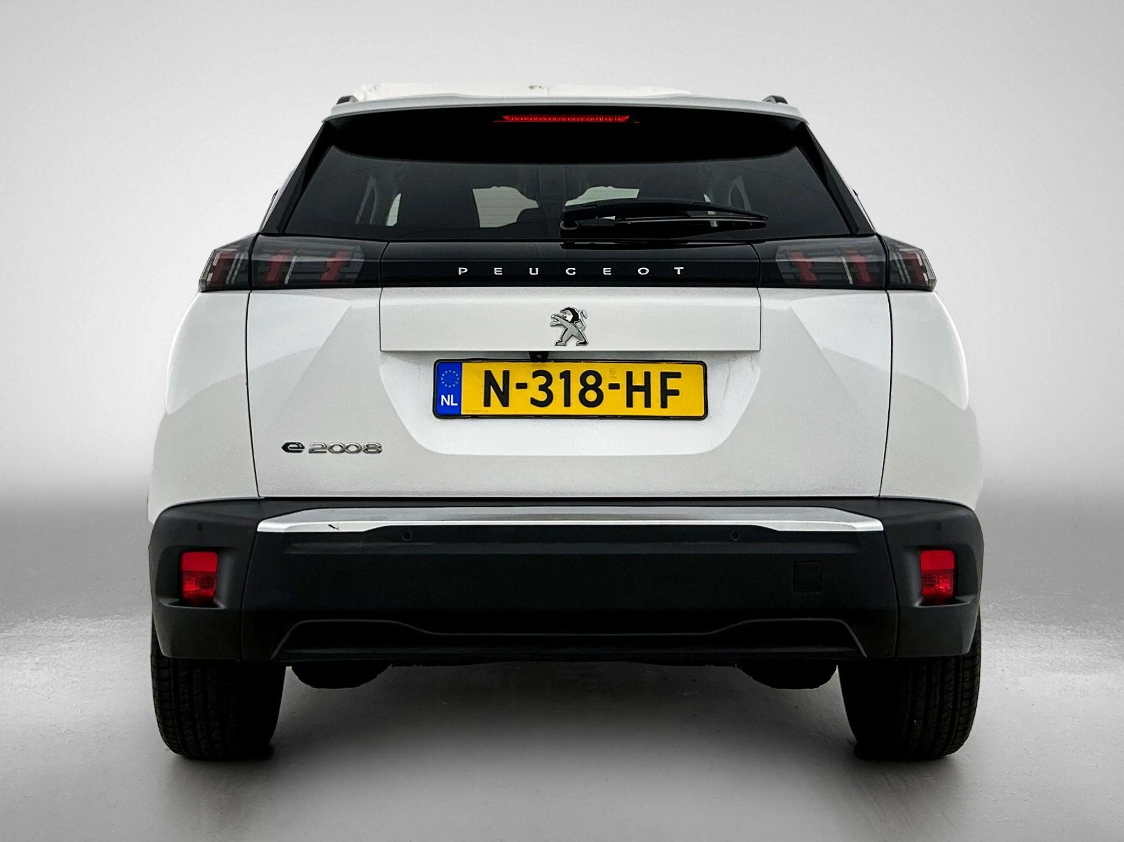 Peugeot e-2008 EV Allure 50 kWh — photo 3