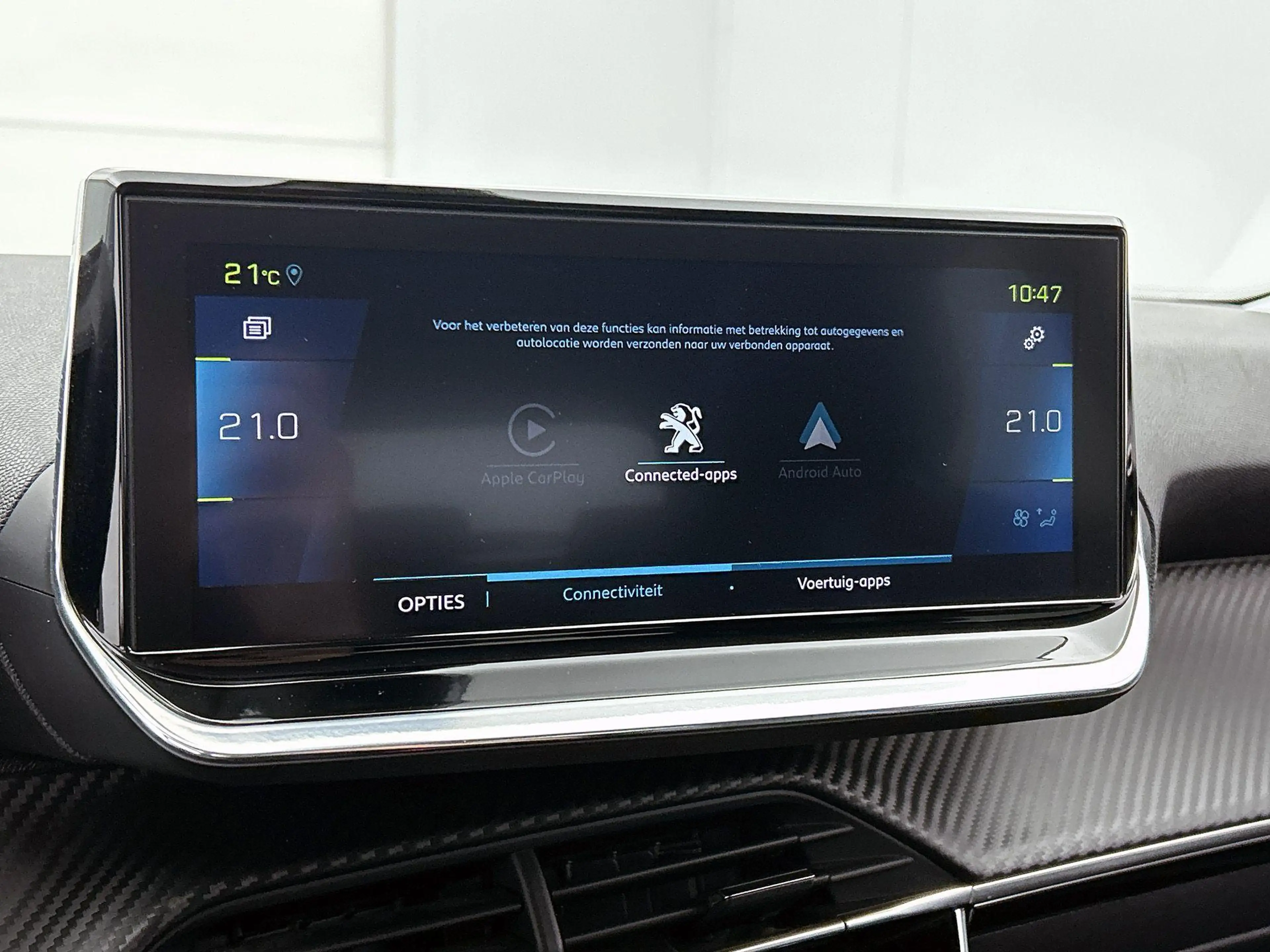 Peugeot e-2008 EV Allure 50 kWh — photo 9