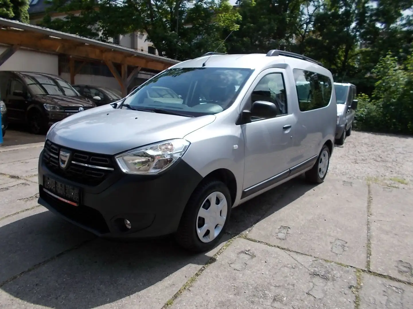 Dacia Dokker 1.6 SCe *KLIMA*AHZV*EU6*ZV*SV*StartStop Silber - 2