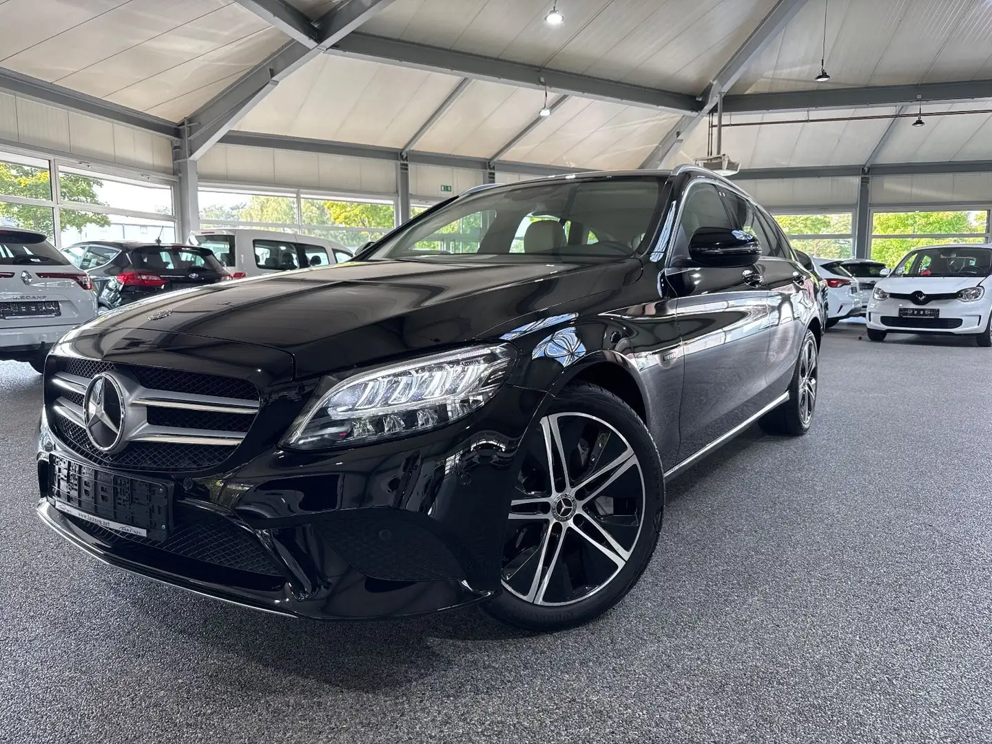 Mercedes-Benz C 300 T de Avantgarde HUD LED Navi Leder ACC RfK Schwarz - 1