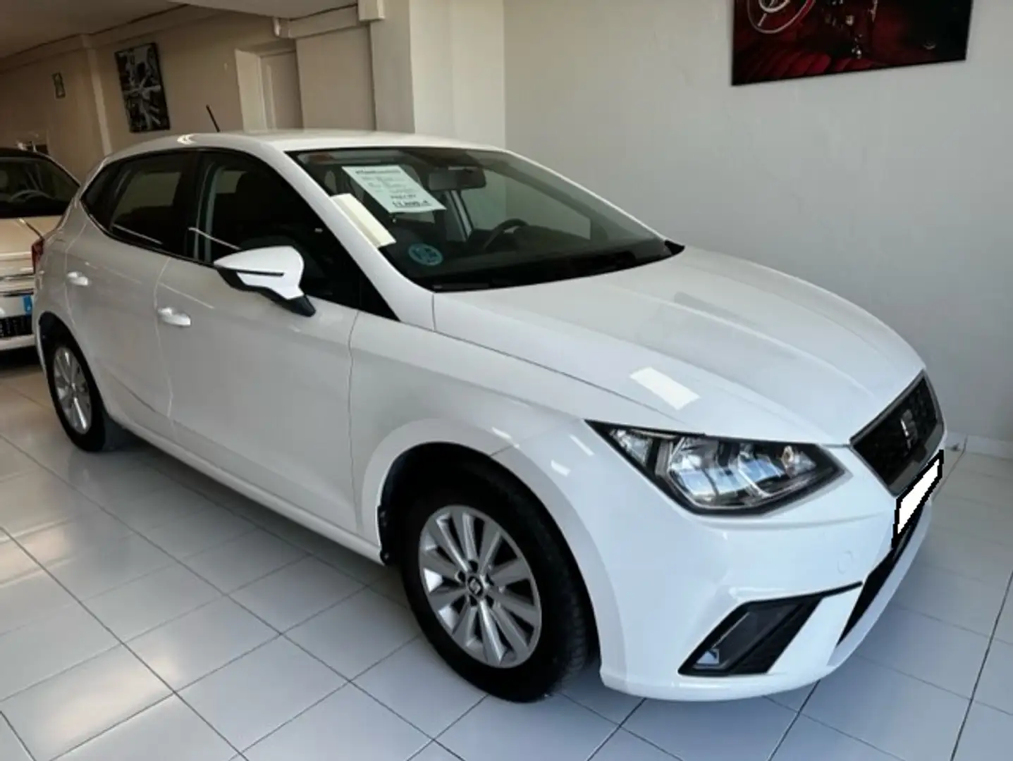 SEAT Ibiza 1.0 S&S Reference Plus 75 Weiß - 1