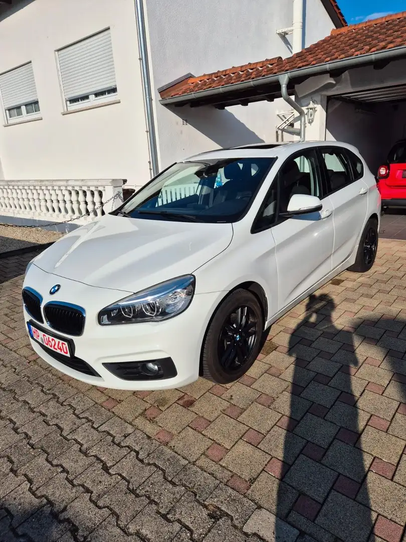 BMW 220 Autom Panoram LED PTS SHZ Navi Bílá - 1