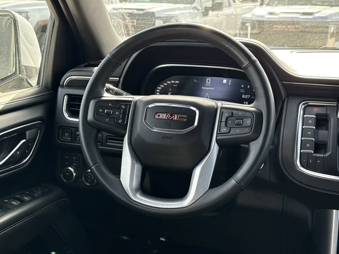 GMC Yukon снимка GMC Yukon