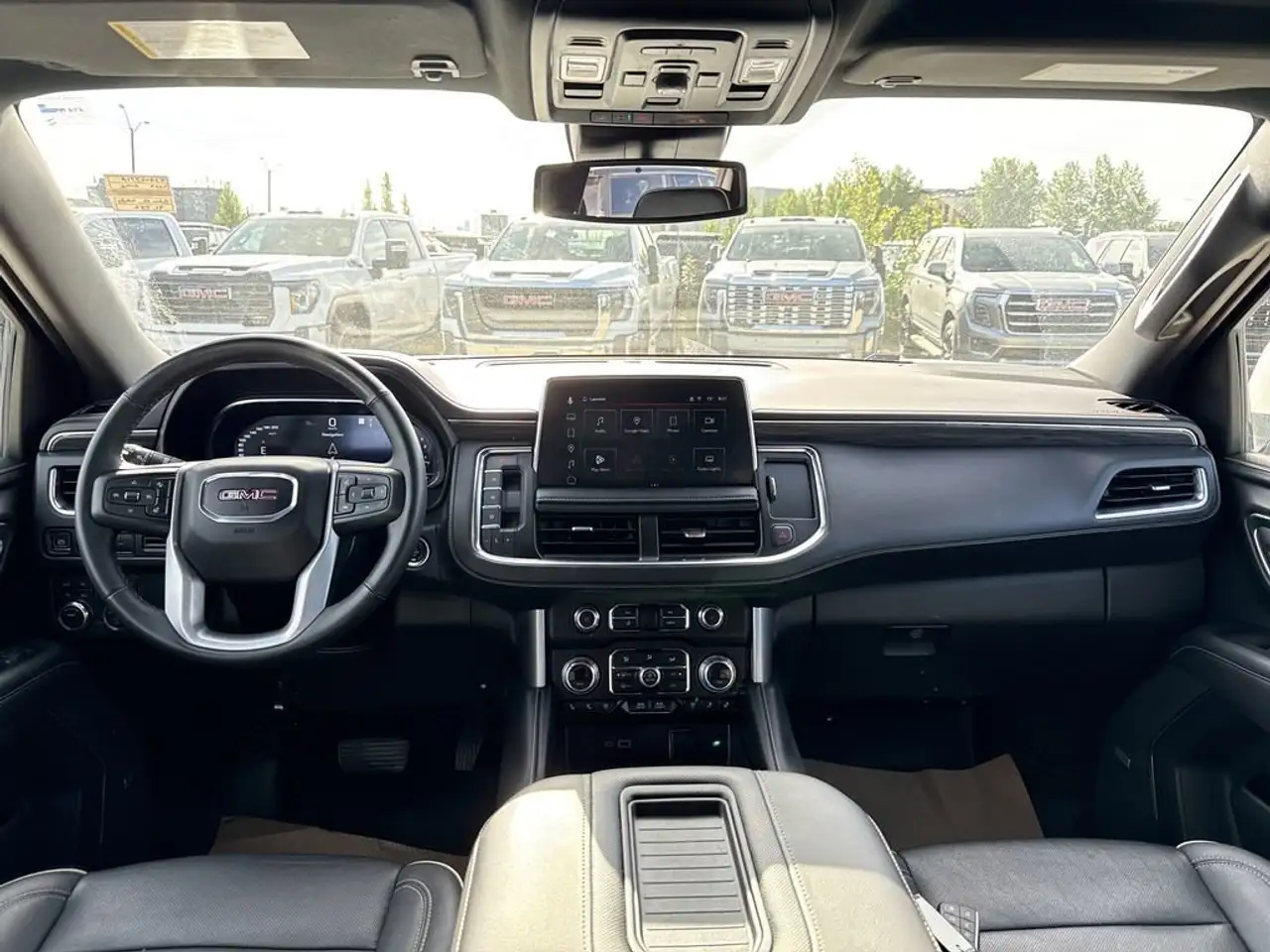 GMC Yukon снимка GMC Yukon