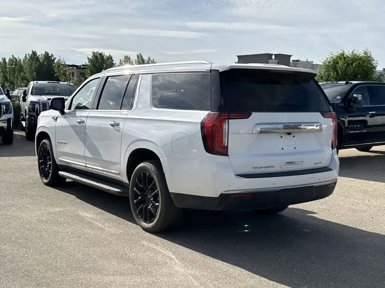 GMC Yukon снимка GMC Yukon