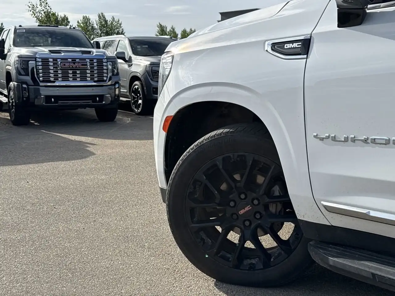GMC Yukon снимка GMC Yukon