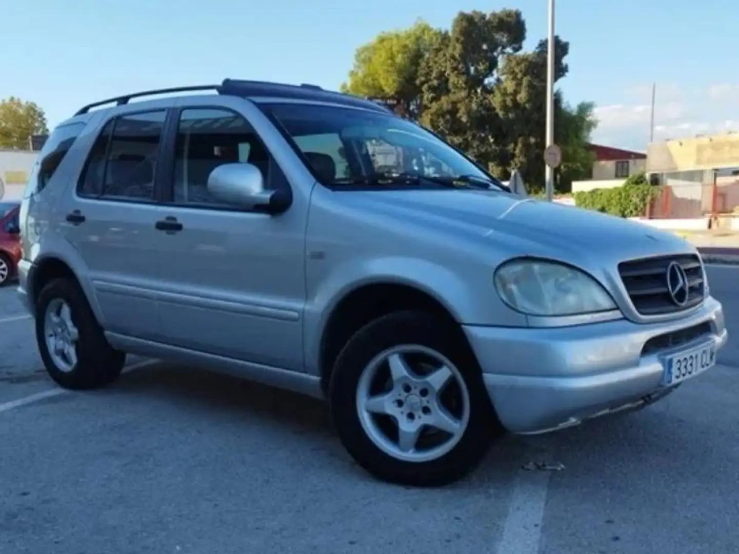 Mercedes-Benz ML 270 ML 270CDI Silber - 1