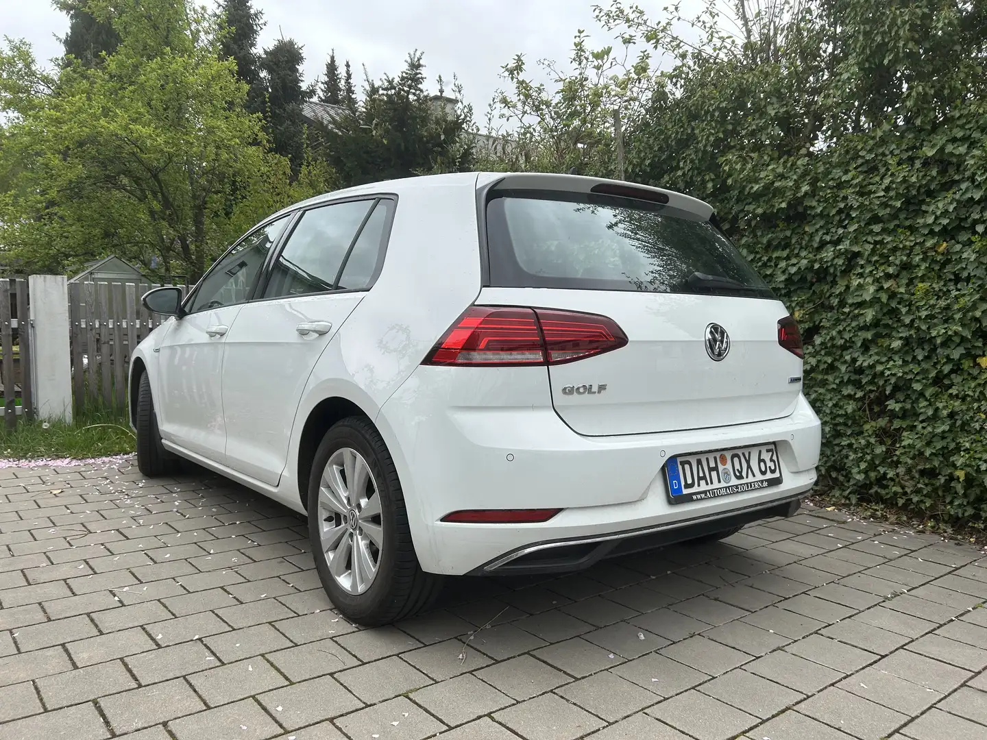 Volkswagen Golf Comfortline BlueMotion TGI Weiß - 2