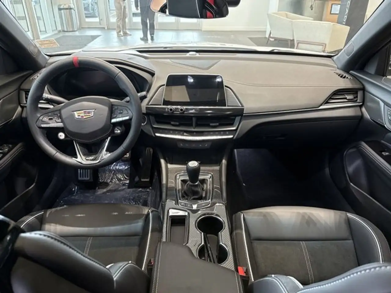 Cadillac CT4-V снимка Cadillac CT4-V