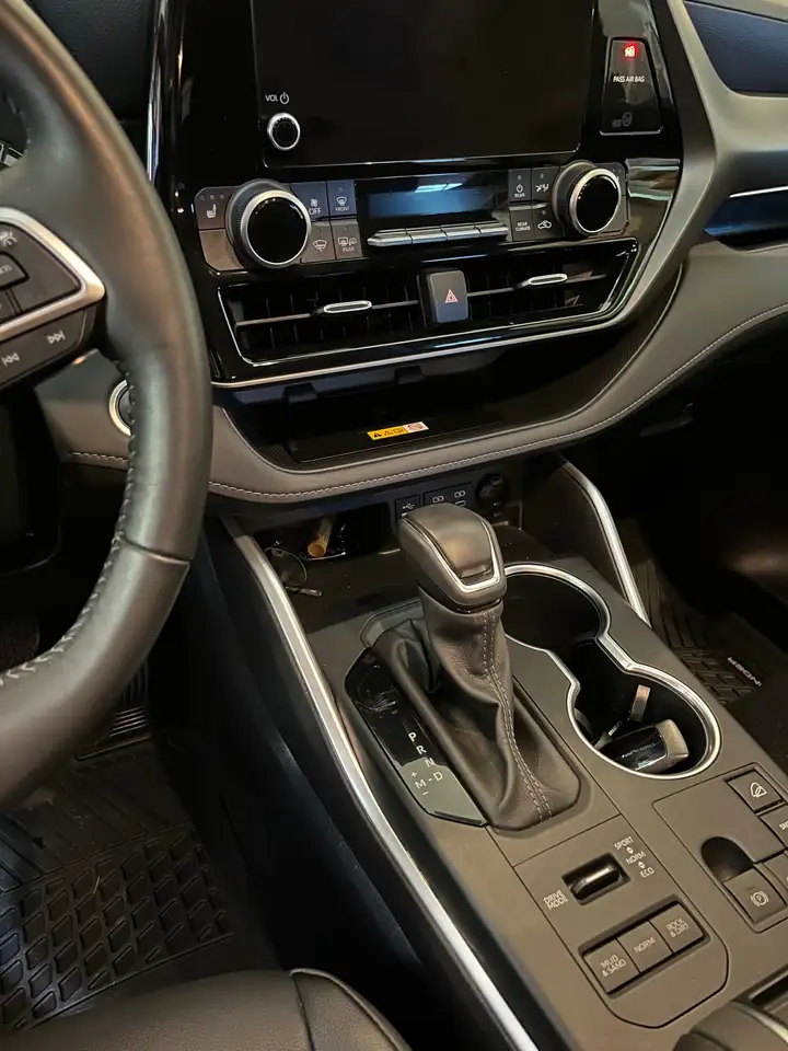 Toyota Highlander снимка Toyota Highlander