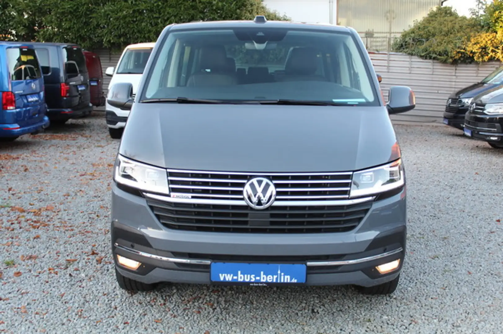 Volkswagen T6.1 Multivan Generation SIX 150PS DSG 4Motion Grau - 2