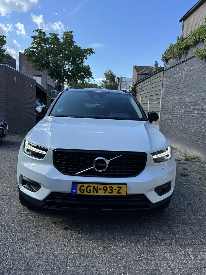 Volvo XC40 T5 Recharge RDesign Wit - 1