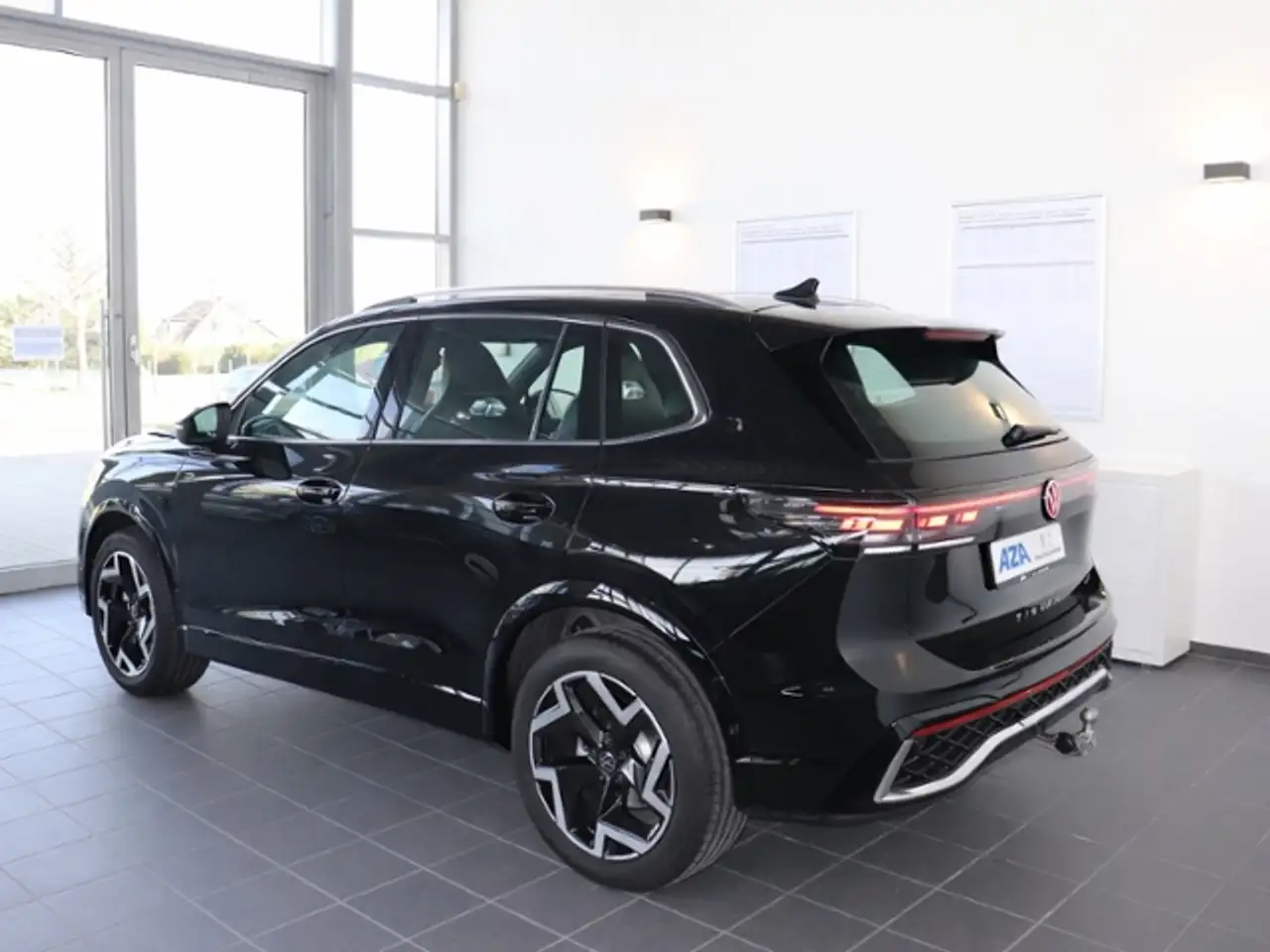 Volkswagen Tiguan R-Line 1.5 eTSI*DSG*AHK*NAVI*PANORAMADACH*ACC*SIH 4