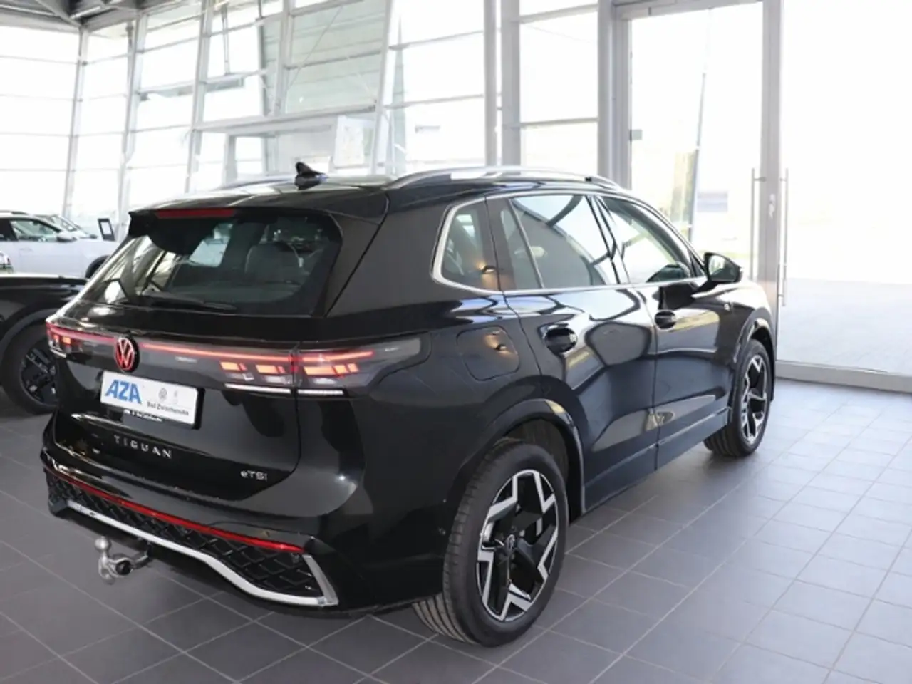 Volkswagen Tiguan R-Line 1.5 eTSI*DSG*AHK*NAVI*PANORAMADACH*ACC*SIH 7