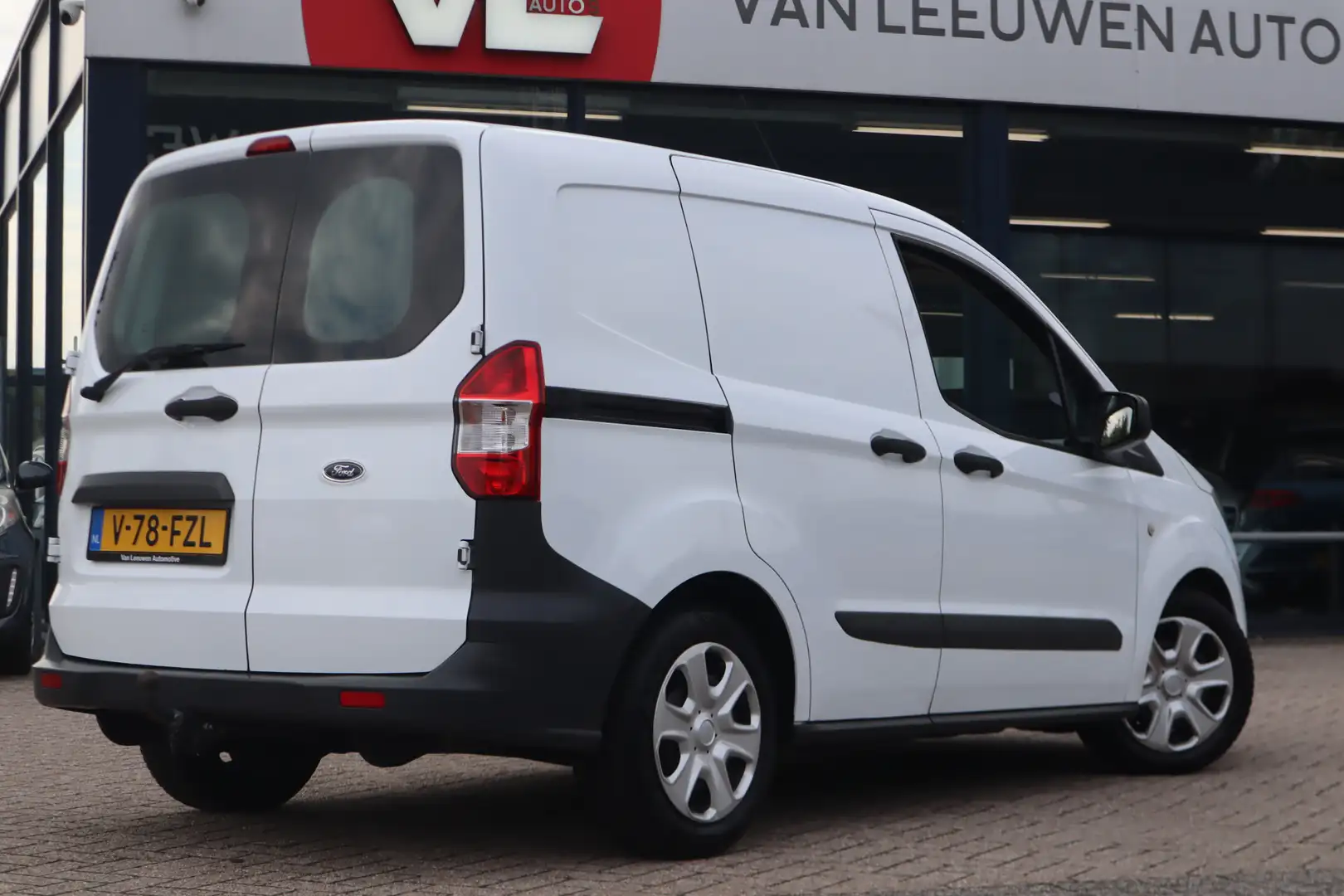 Ford Transit Courier 1.0 Trend | Trekhaak | Bluetooth | Airco Wit - 2