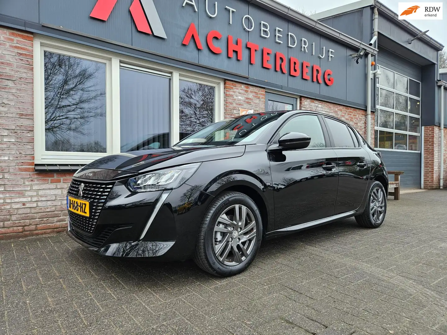 Peugeot 208 1.2 PureTech Active Pack Carplay! Airco/Clima! Cru Schwarz - 1