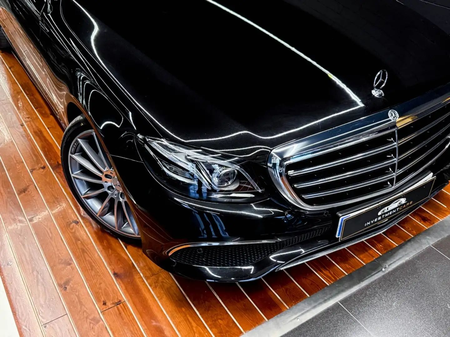 Mercedes-Benz E 220 220d 4Matic 9G-Tronic 194 Noir - 2