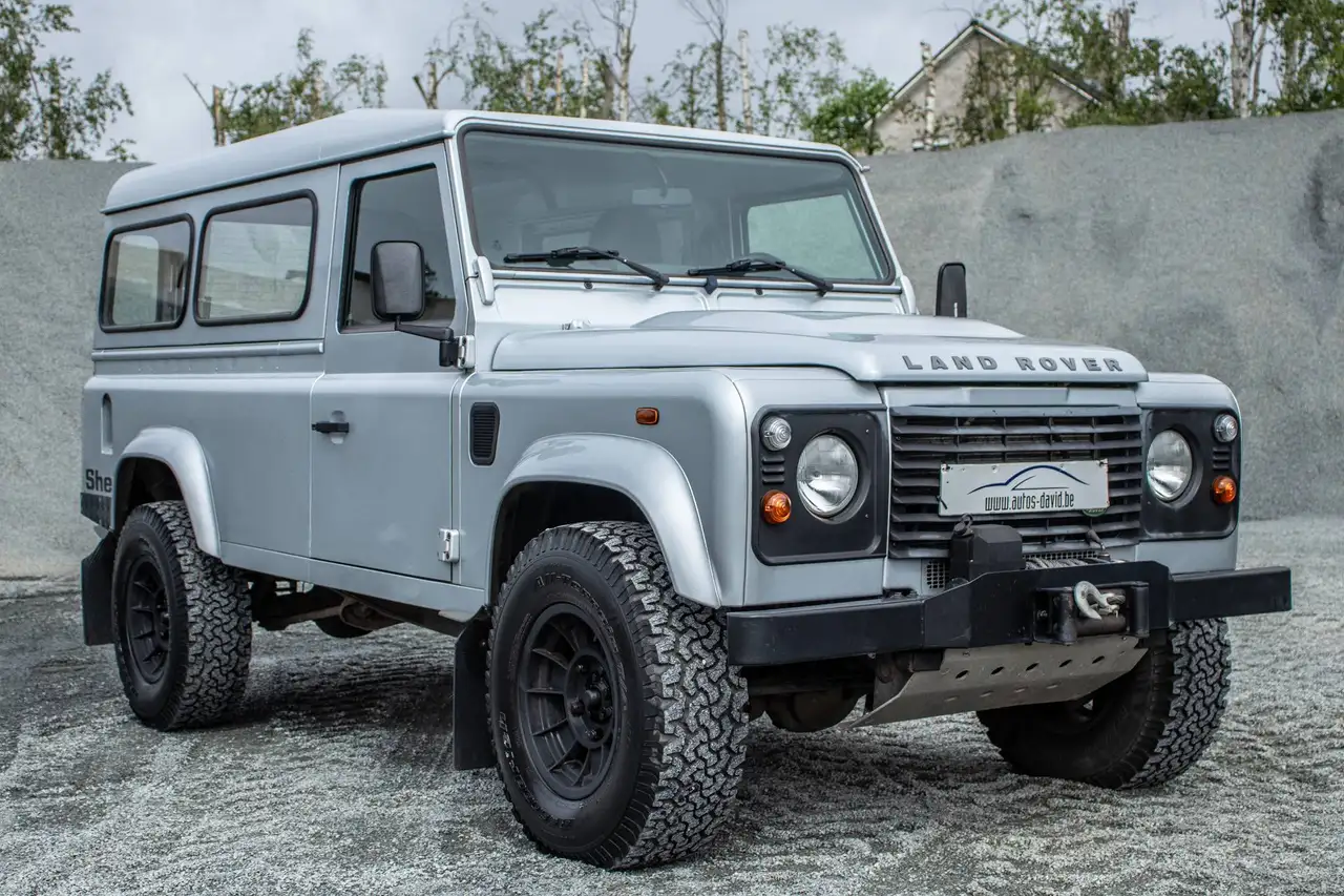 Land Rover Defender 110 VAN TD4 2.4 Turbo - D / 4X4 / LICHTE VRACHT / TREKHAAK / WINCH / SPORTSTUUR ! — foto 7