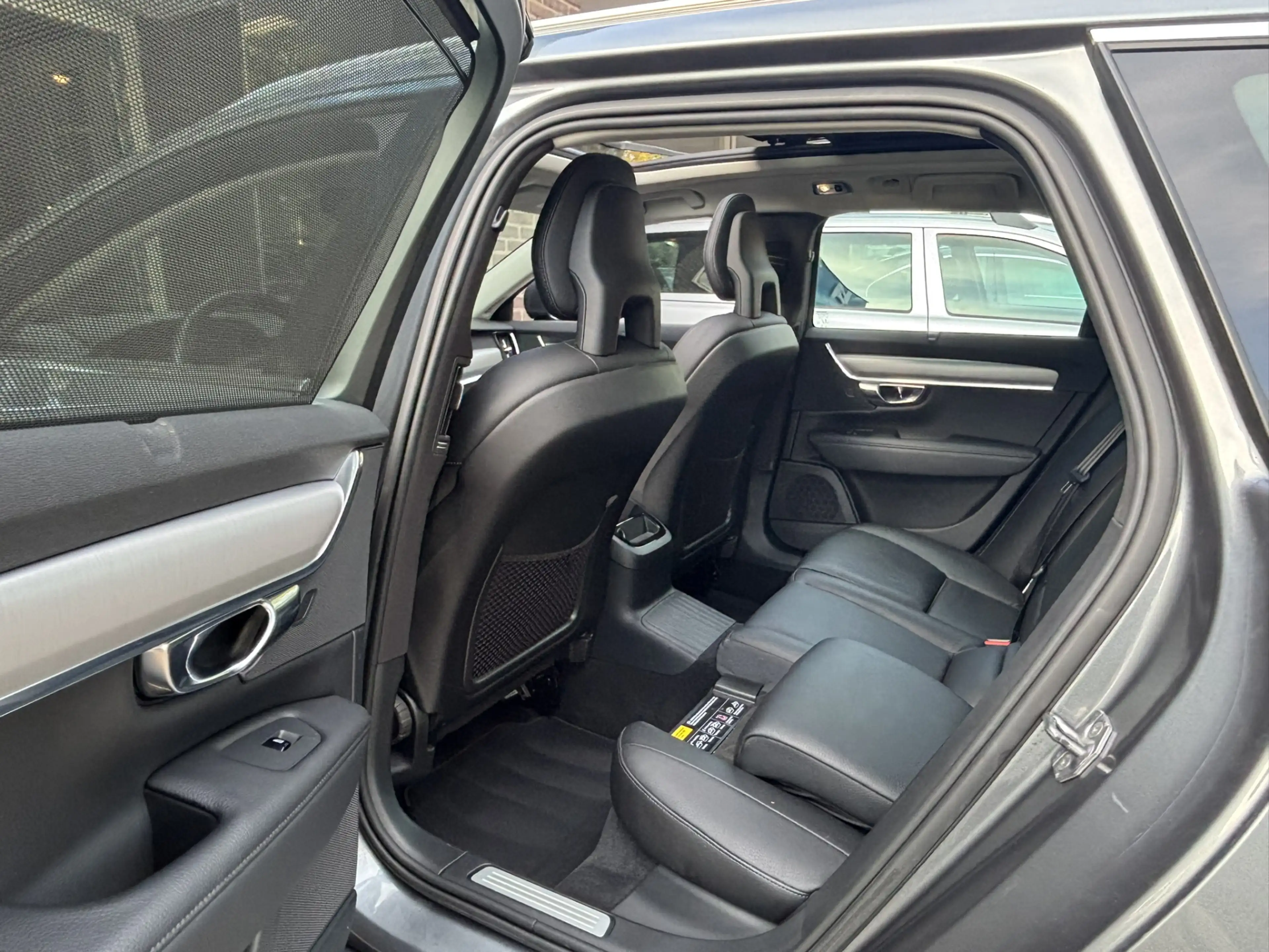 Volvo V90 T8 408pk AWD Panorama HeadUp 360 Family Keyless — photo 6