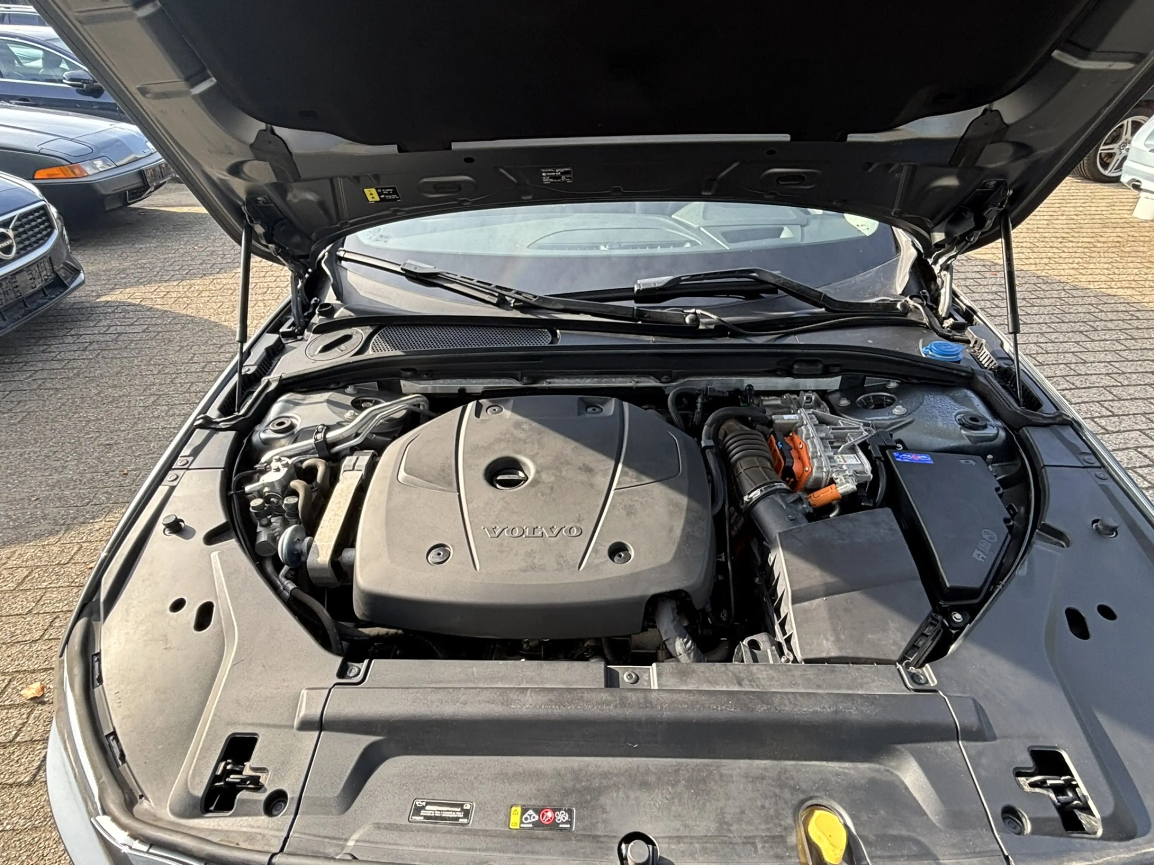 Volvo V90 T8 408pk AWD Panorama HeadUp 360 Family Keyless — photo 9