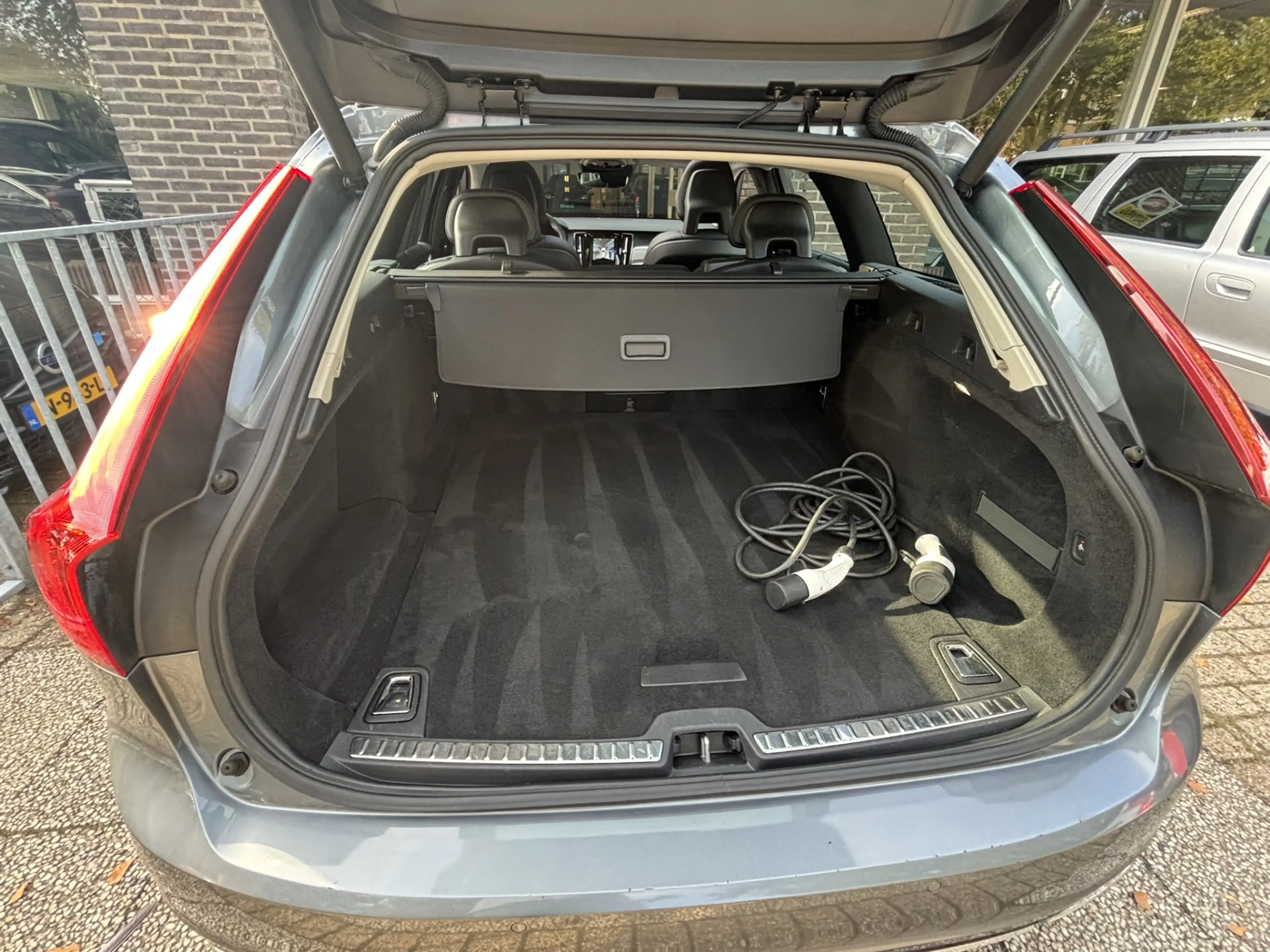 Volvo V90 T8 408pk AWD Panorama HeadUp 360 Family Keyless — photo 12