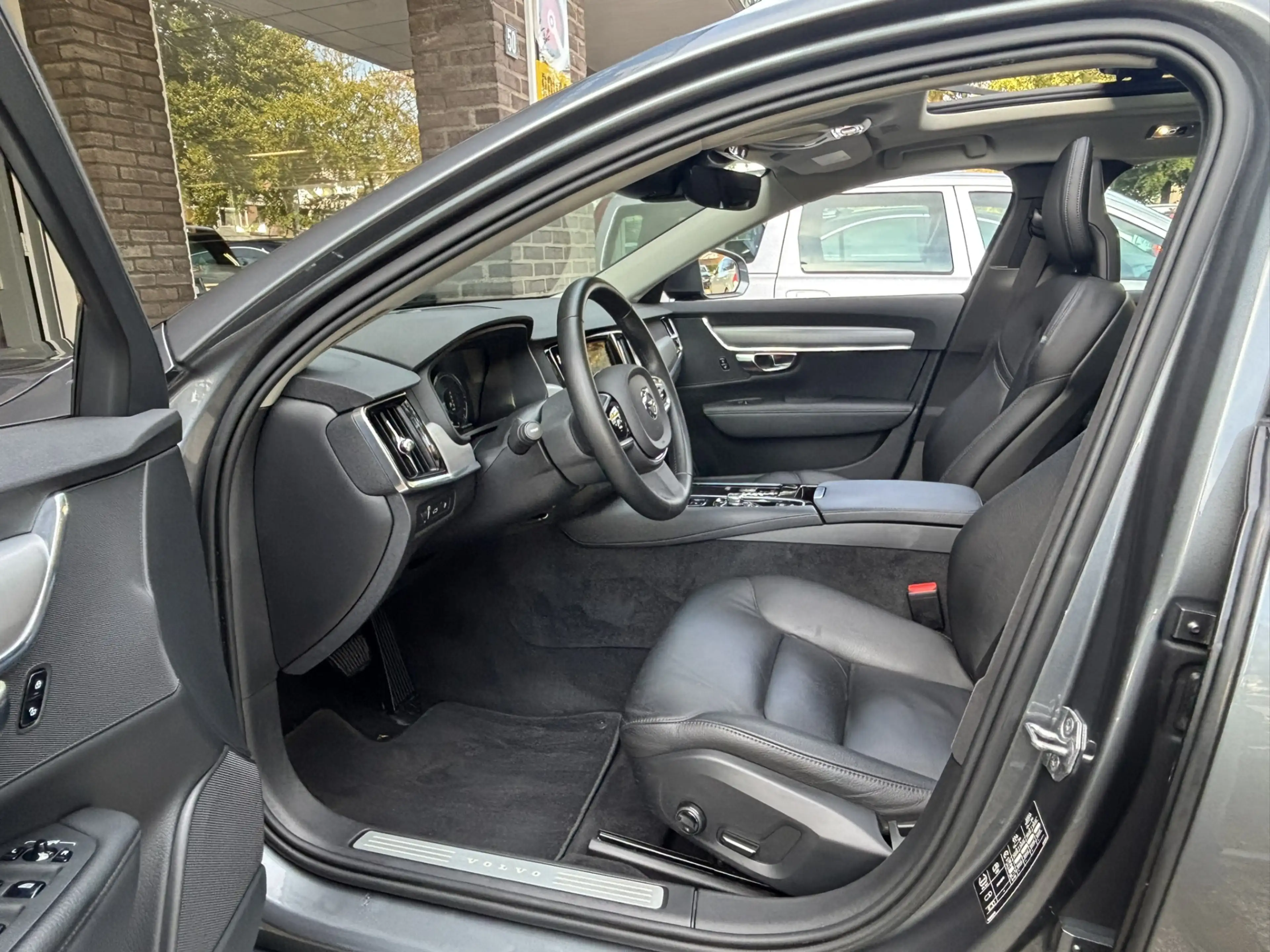 Volvo V90 T8 408pk AWD Panorama HeadUp 360 Family Keyless — photo 4