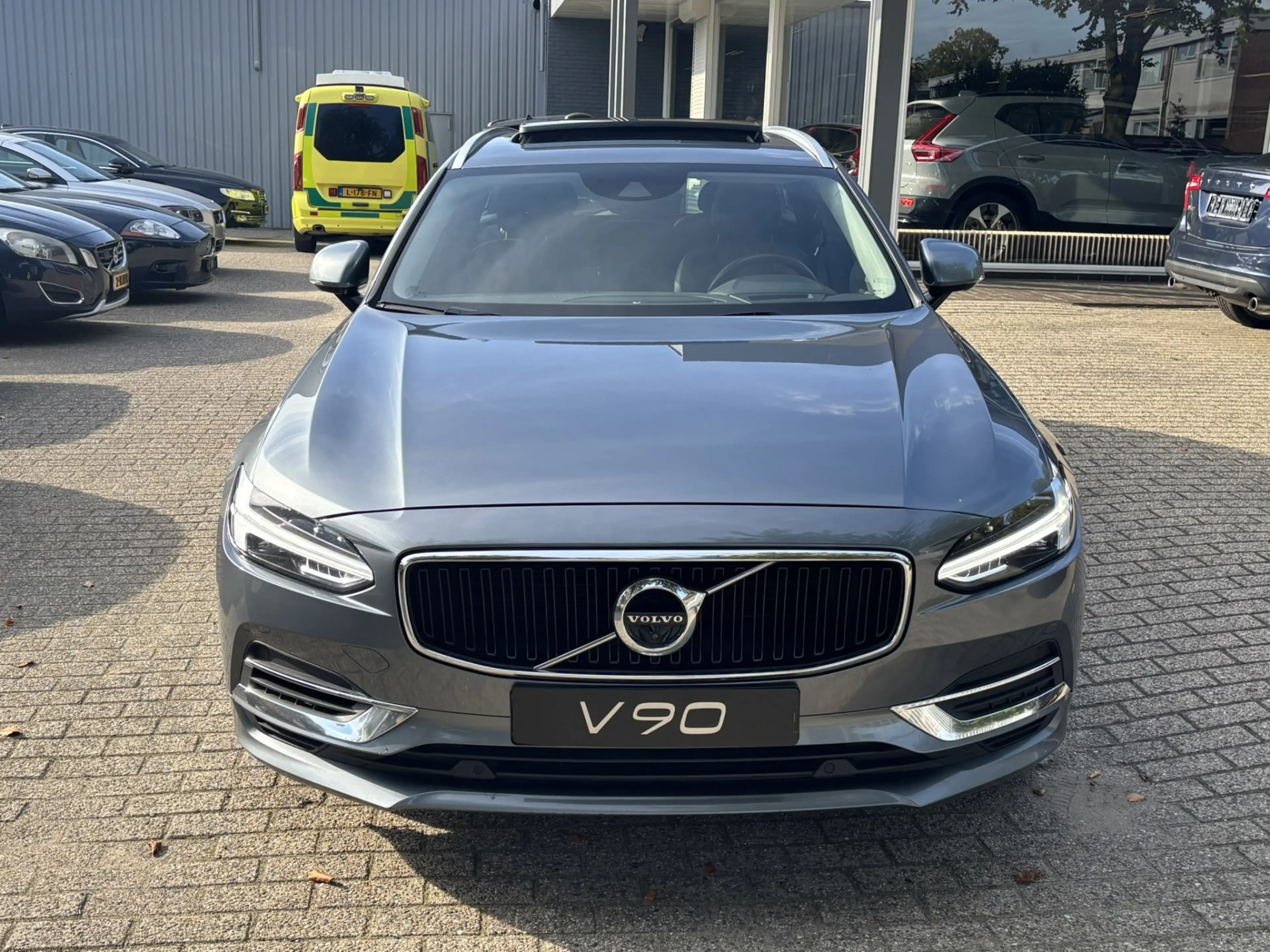 Volvo V90 T8 408pk AWD Panorama HeadUp 360 Family Keyless — photo 16