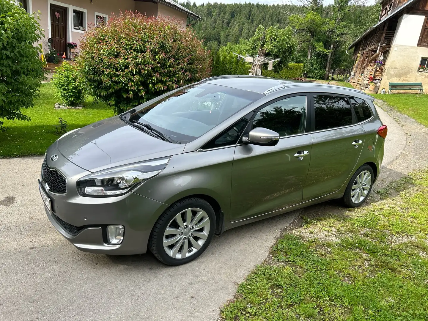 Kia Carens Active Kombi Family Van 7 Sitzer - 1