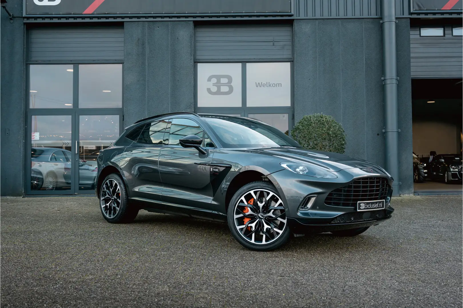 Aston Martin DBX 4.0 V8 | Pan.dak | 360Cam. | Sportuitlaat | Gris - 2