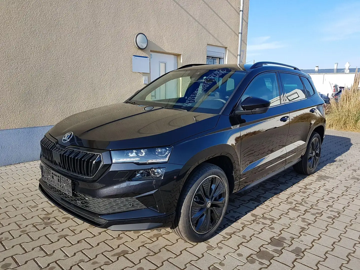 Skoda Karoq Sportline NAVI Matrix ACC Kessy 1.5 TSI 110 kW ... - 2