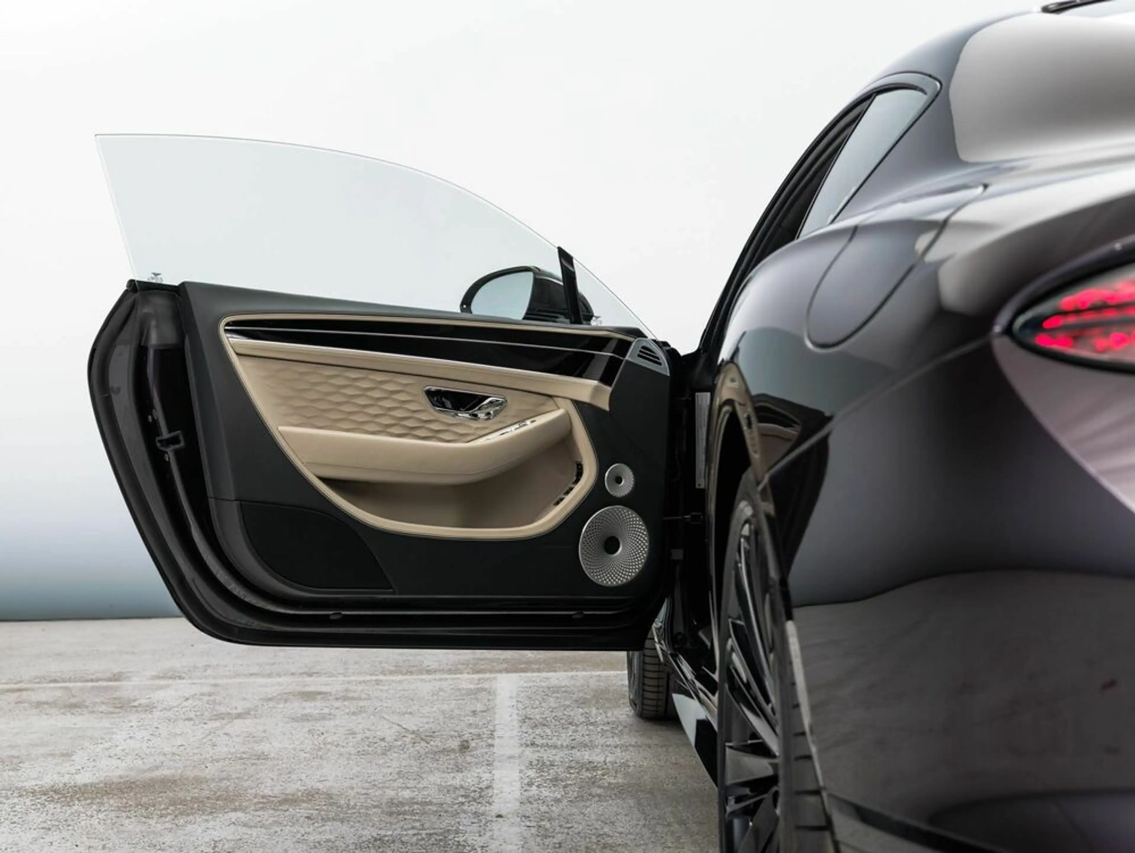 Bentley Continental GT Speed Blackline | Damson | Carbon — photo 15