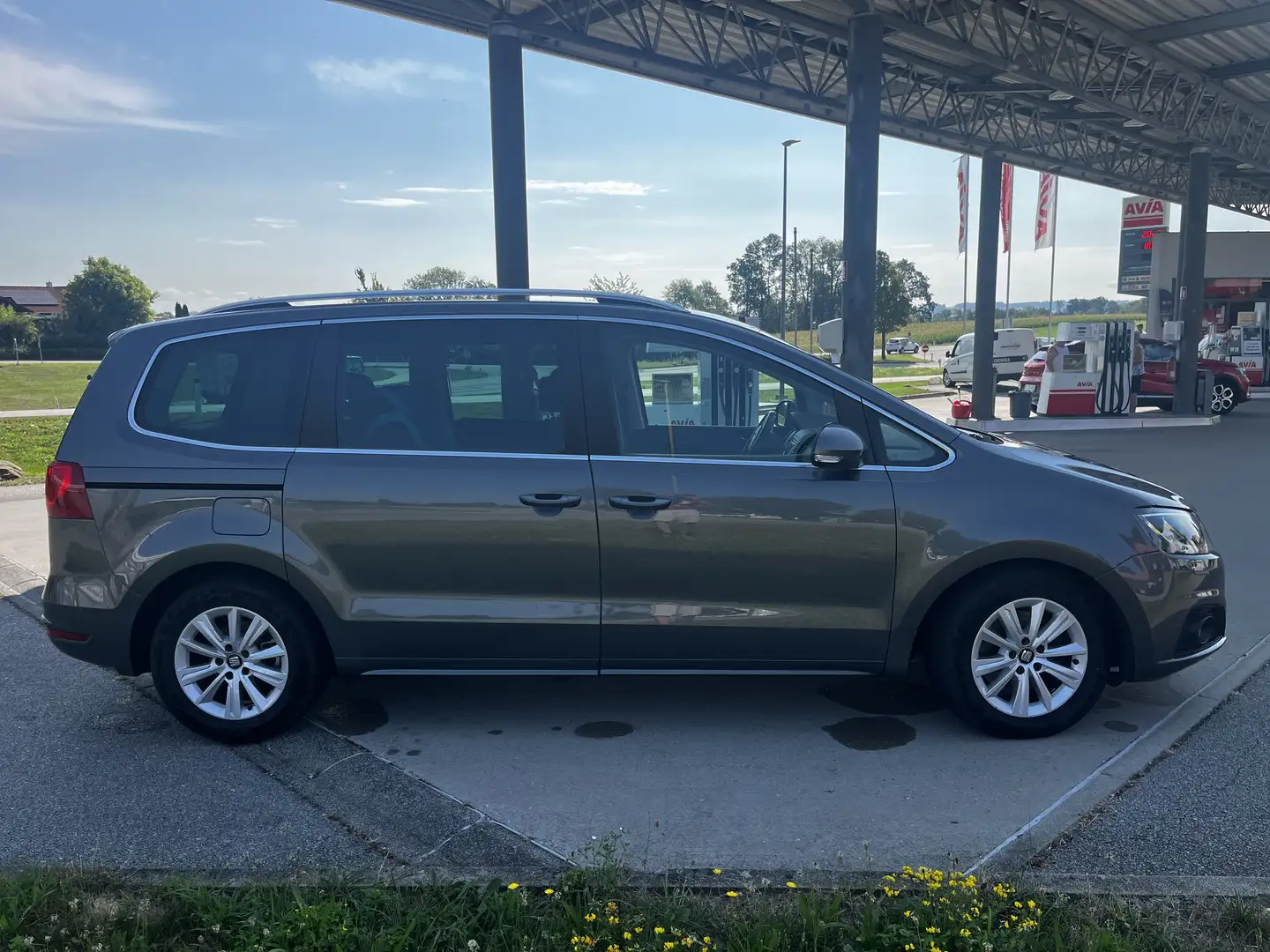 SEAT Alhambra 2.0 TDI Executive Allrad Grau - 2