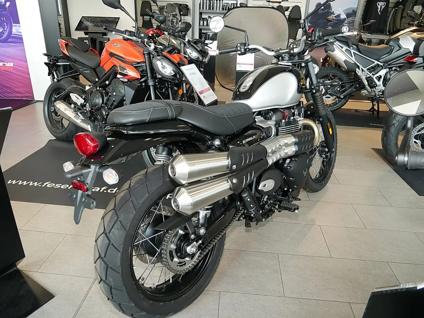 Triumph Scrambler 900 Icon Edition Oranje - 2