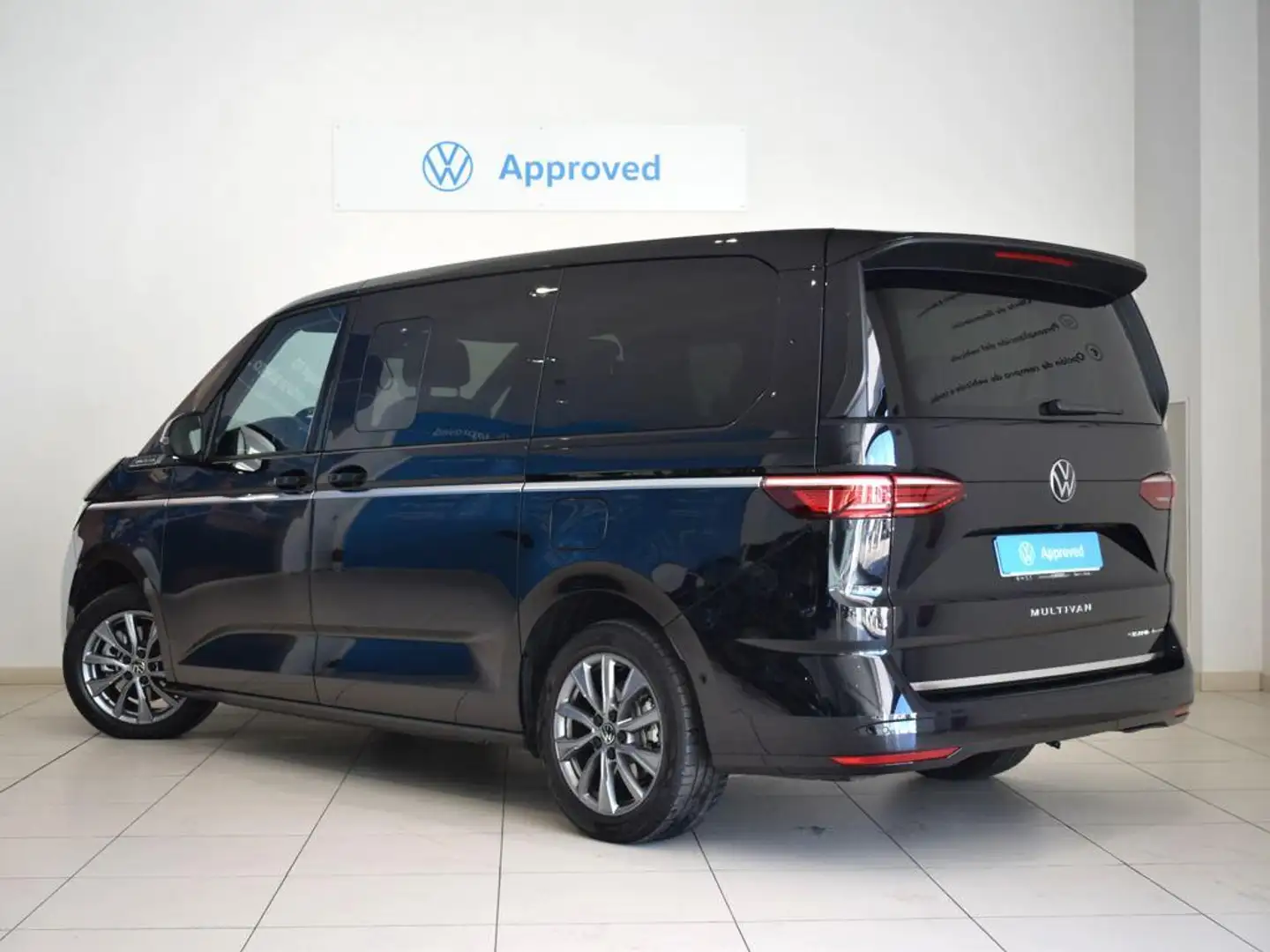 Volkswagen Multivan M1 1.5 eHybrid Batalla Larga Style DSG 13 Negro - 2