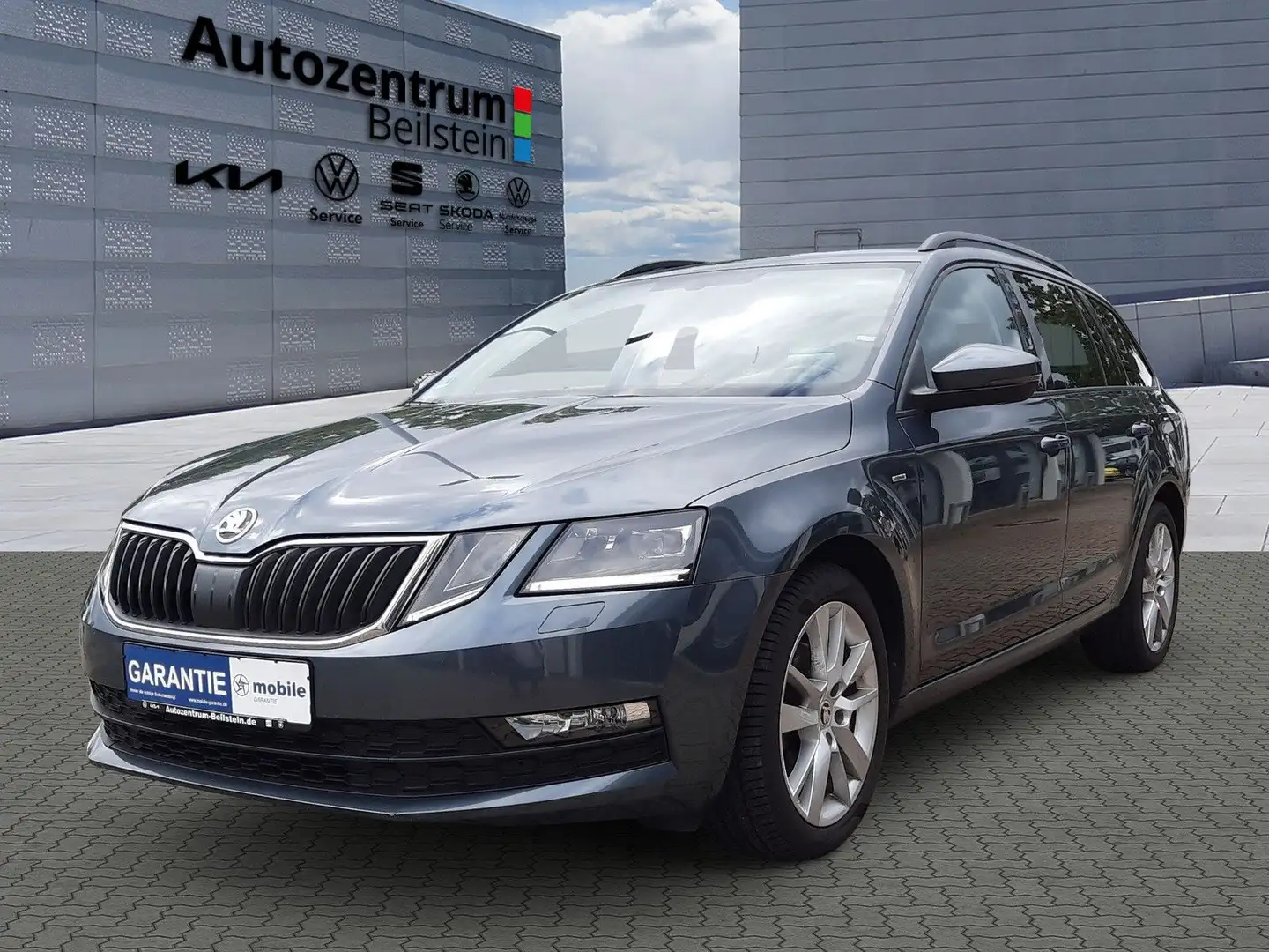Skoda Octavia 1.6 TDI Ambition Combi AHK Grau - 1