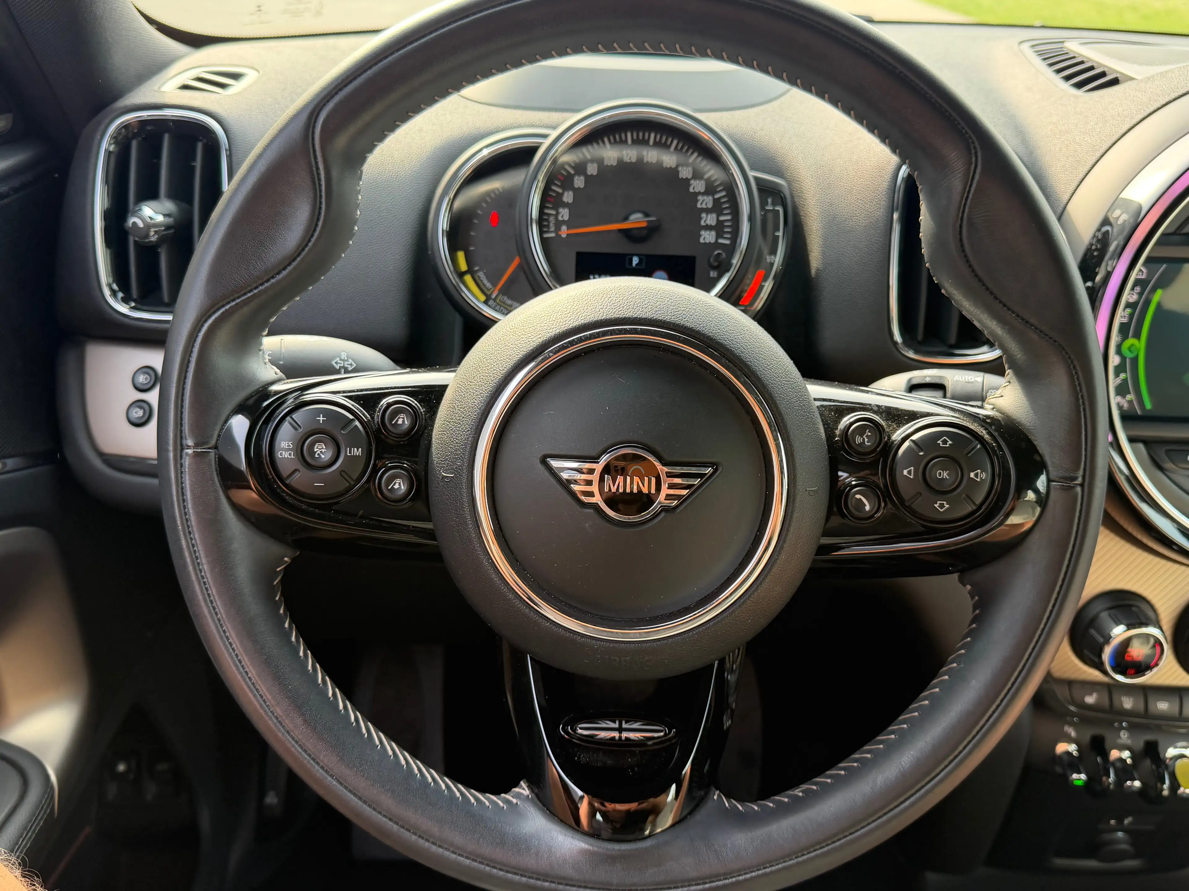 MINI Cooper SE Countryman 1.5A PHEV ALL4 / HUD/ KEYLESS/ ACC/ CAMERA/ NAVI/ LEDER — photo 10
