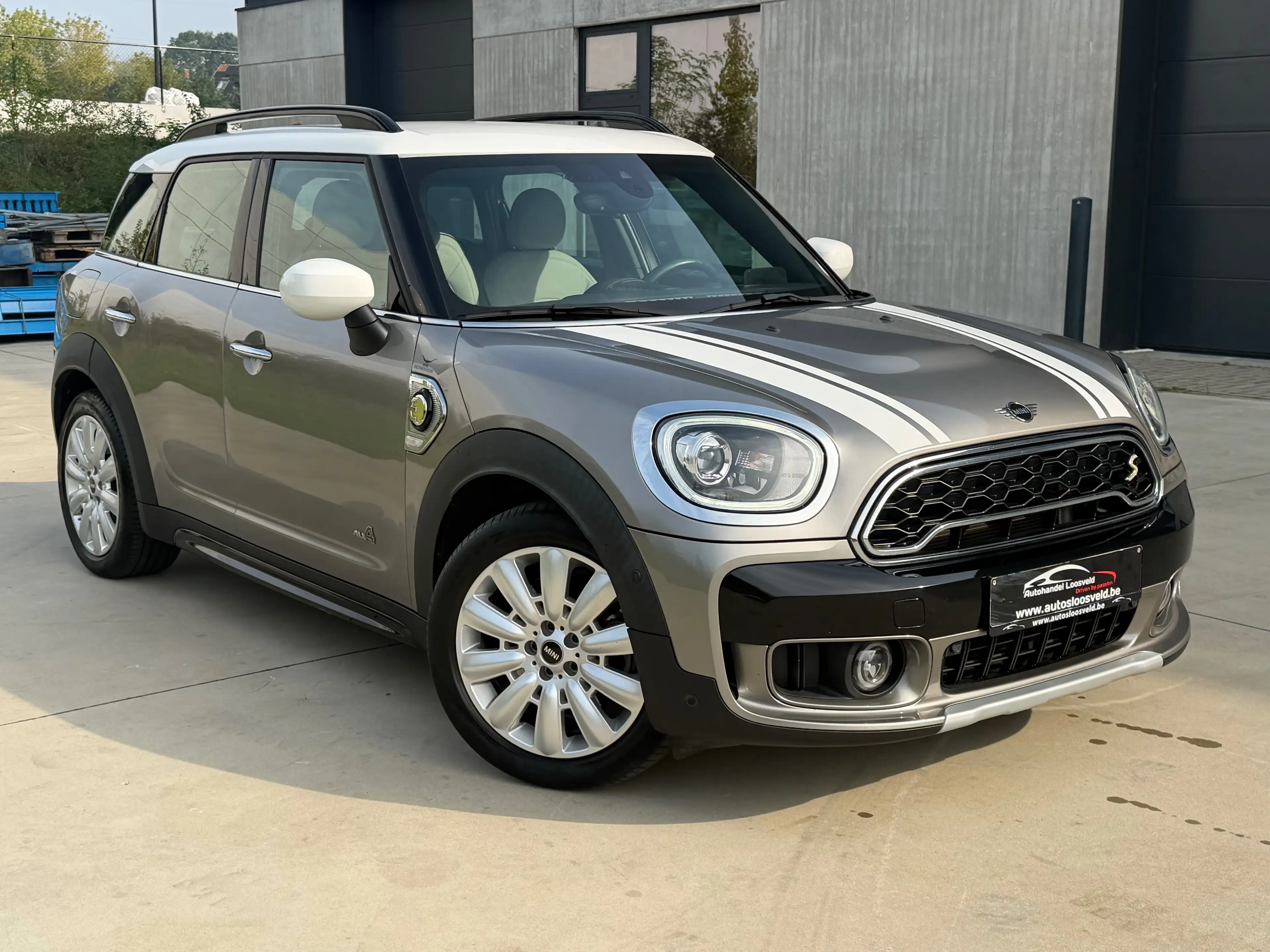 MINI Cooper SE Countryman 1.5A PHEV ALL4 / HUD/ KEYLESS/ ACC/ CAMERA/ NAVI/ LEDER