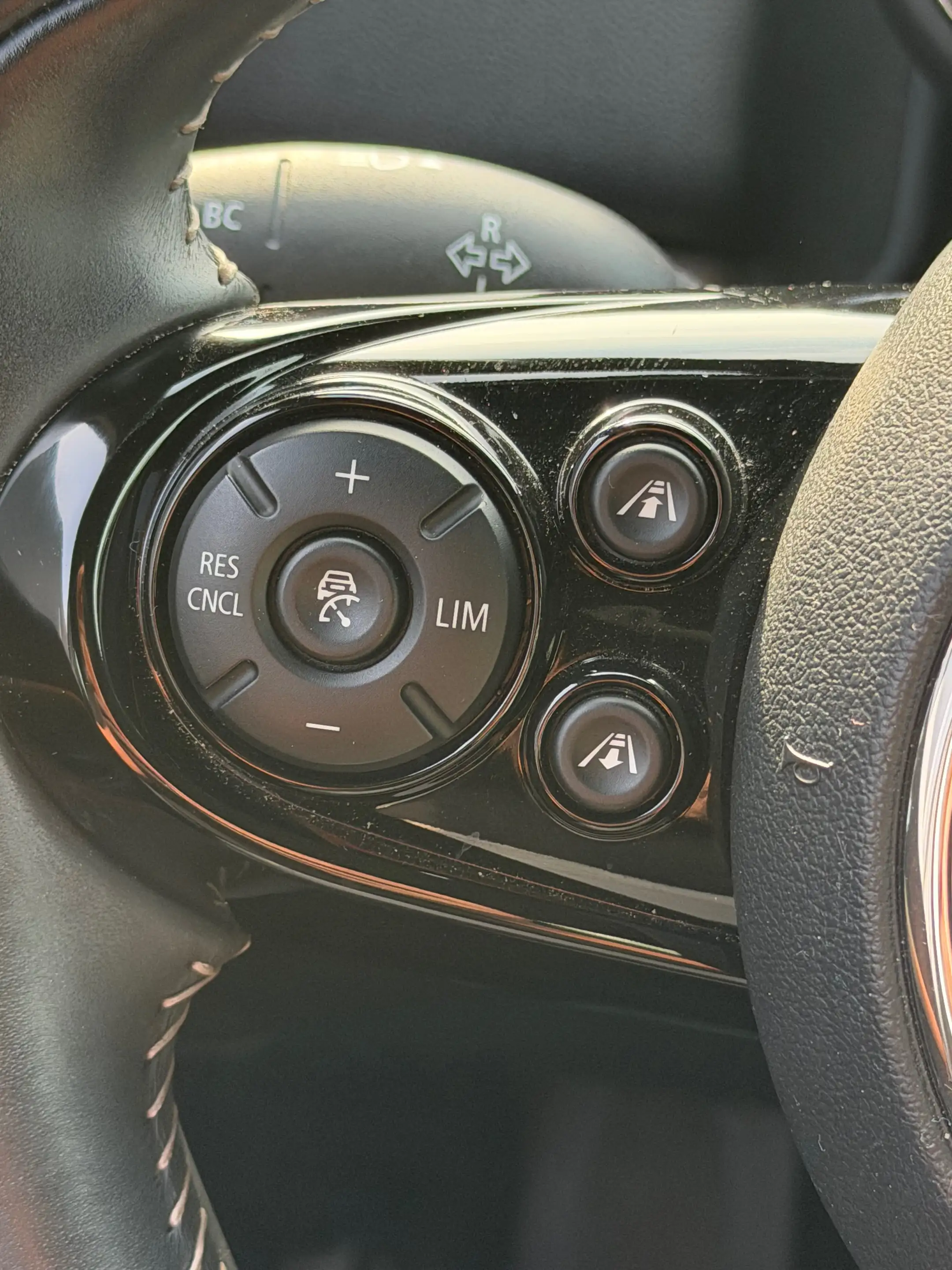 MINI Cooper SE Countryman 1.5A PHEV ALL4 / HUD/ KEYLESS/ ACC/ CAMERA/ NAVI/ LEDER — photo 13