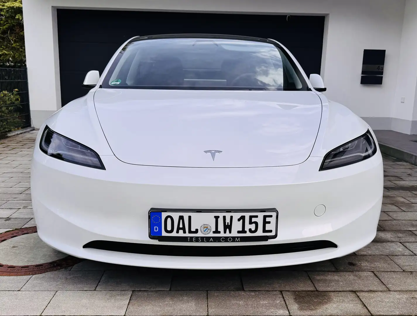 Tesla Model 3 Highland, AHK ab Werk, 8 fach bereift Weiß - 2