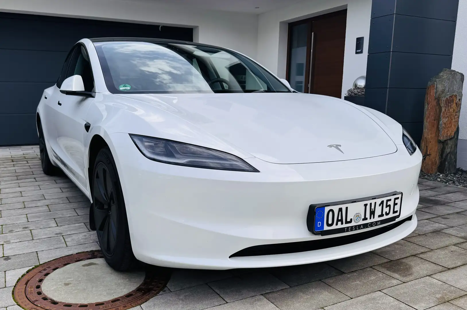 Tesla Model 3 Highland, AHK ab Werk, 8 fach bereift Weiß - 1