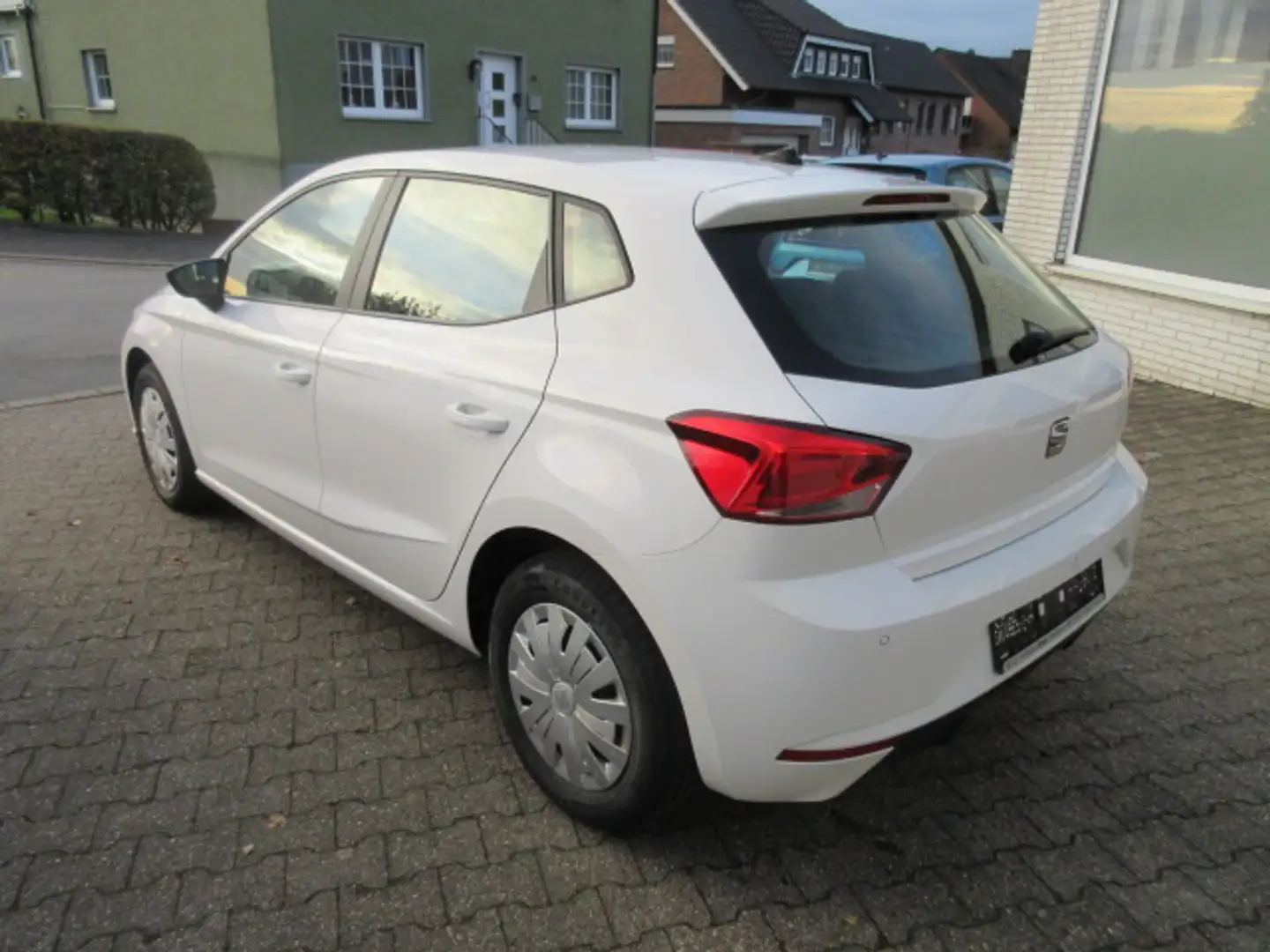 SEAT Ibiza Reference 1.0 KLIMA LED APS SITZHEIZUNG DAB eFH ZV Weiß - 2