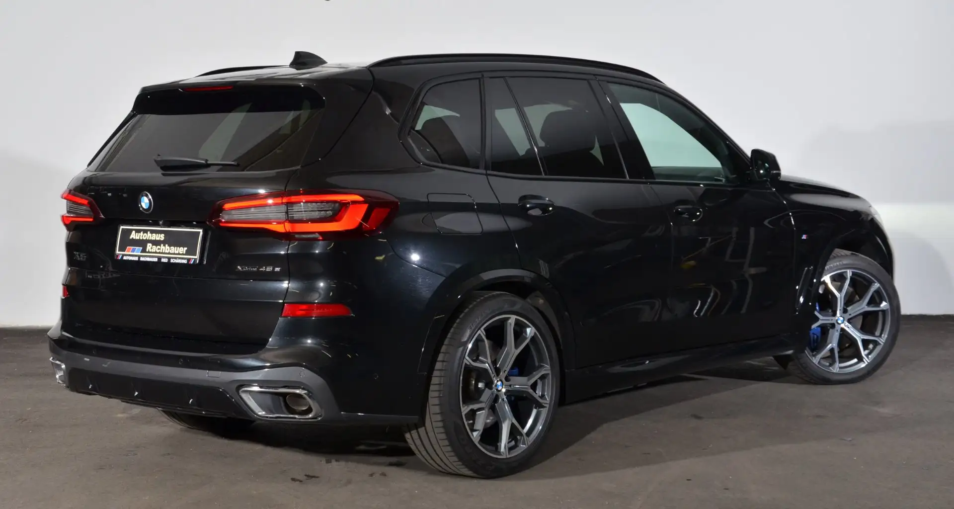 BMW X5 xDrive45e Schwarz - 2