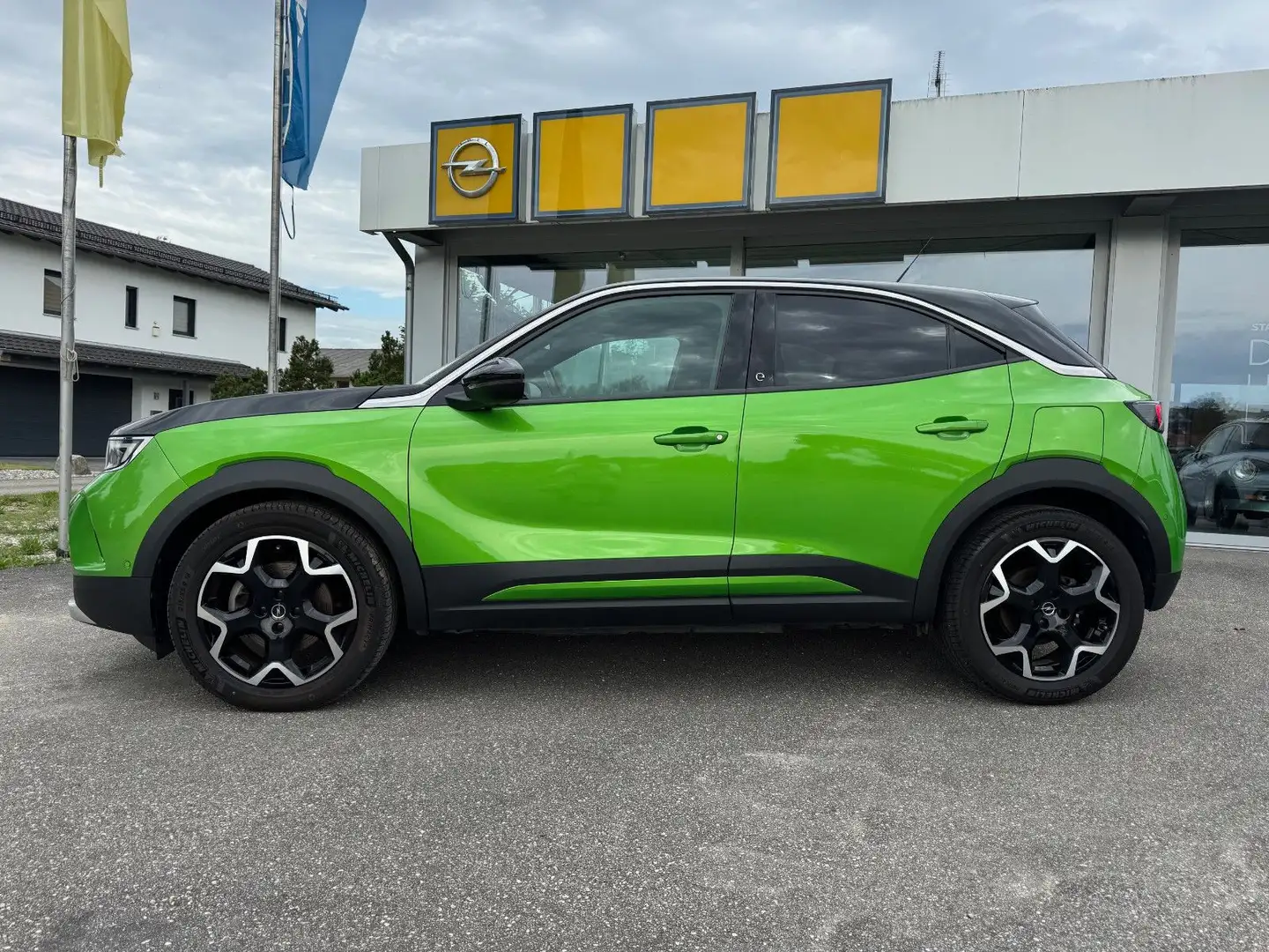 Opel Mokka e Ultimate Verde - 1