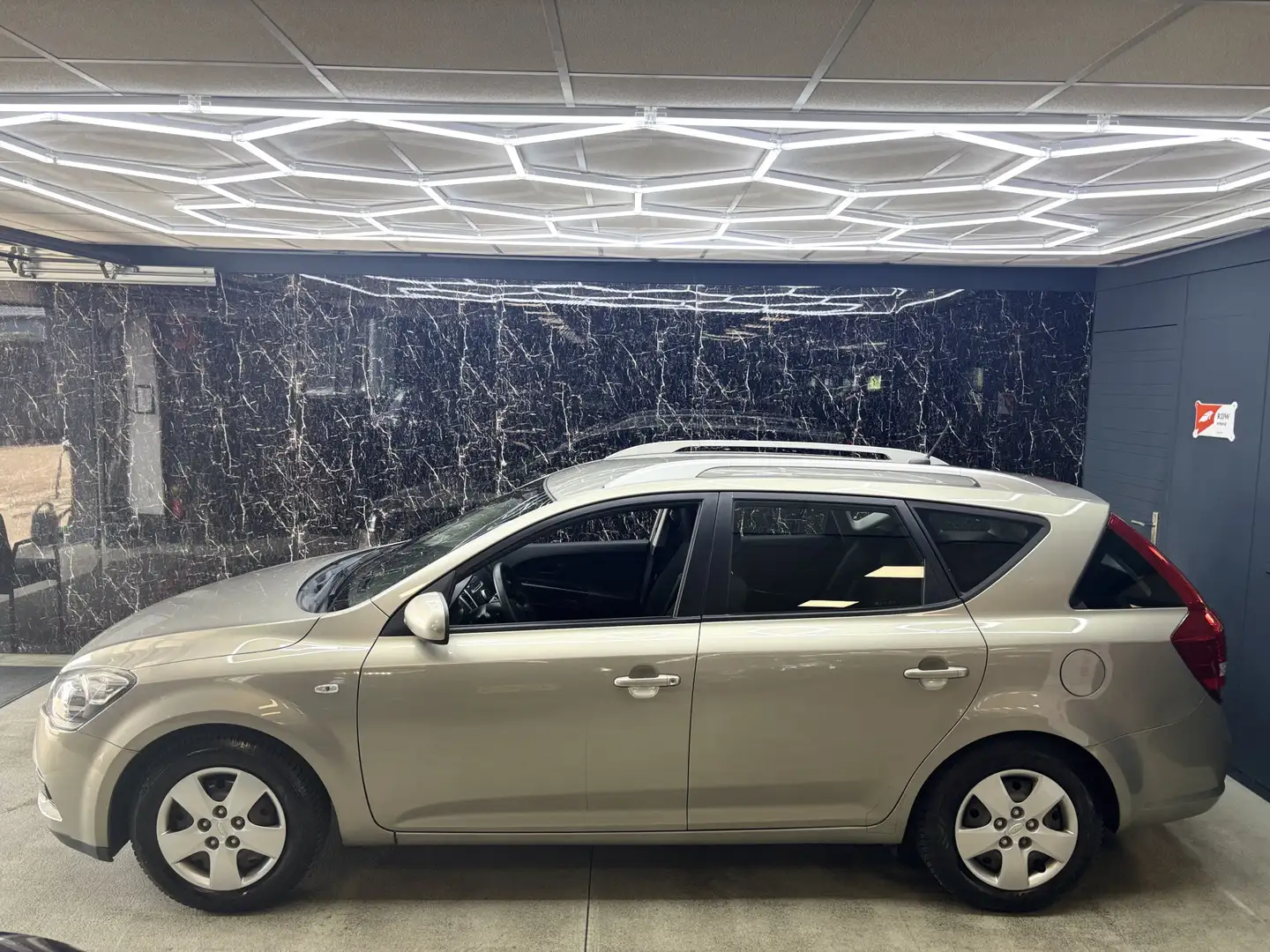 Kia Ceed / cee'd Sporty Wagon 1.4 CVVT Comfort Pack nieuwe ketting Gris - 2