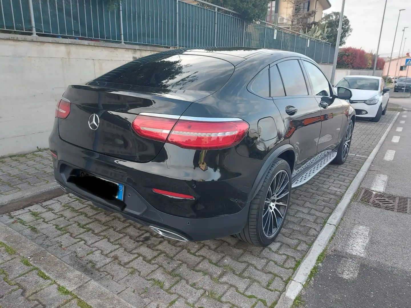 Mercedes-Benz GLC 220 coupè d Premium 4matic auto Limited Edition Negro - 2