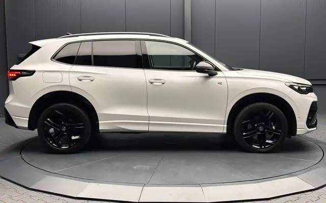 Volkswagen Tiguan view 6